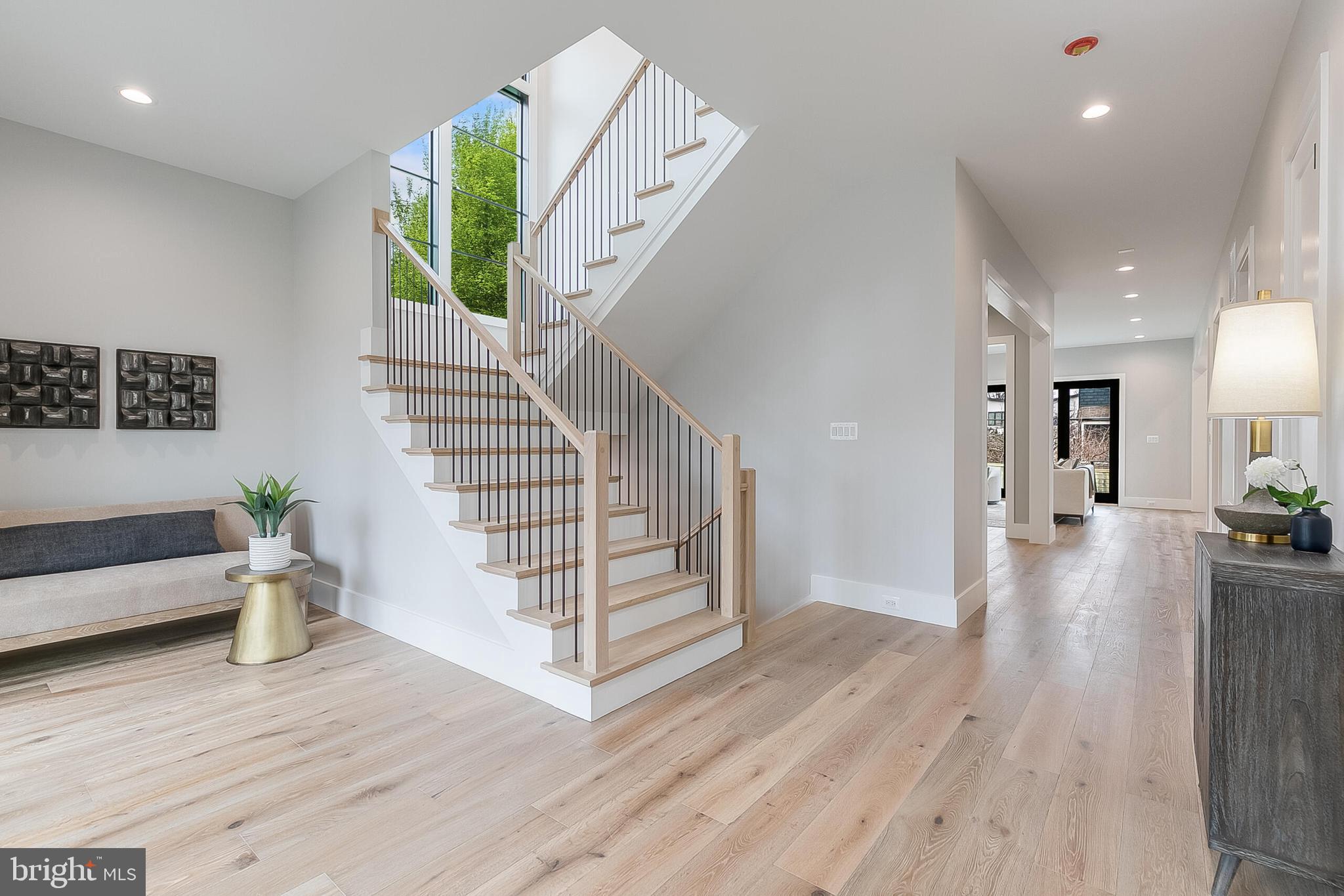 809 N KENMORE STREET