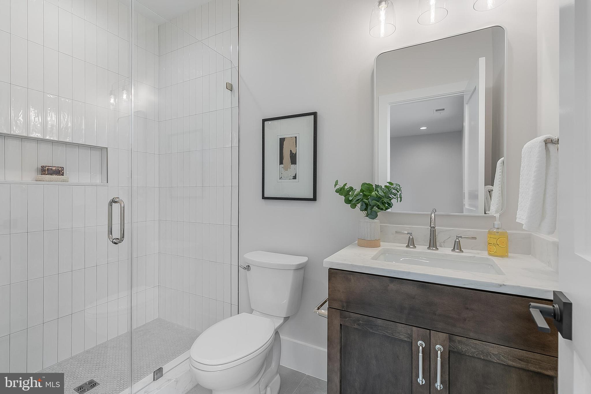 CLARENDON - Residential