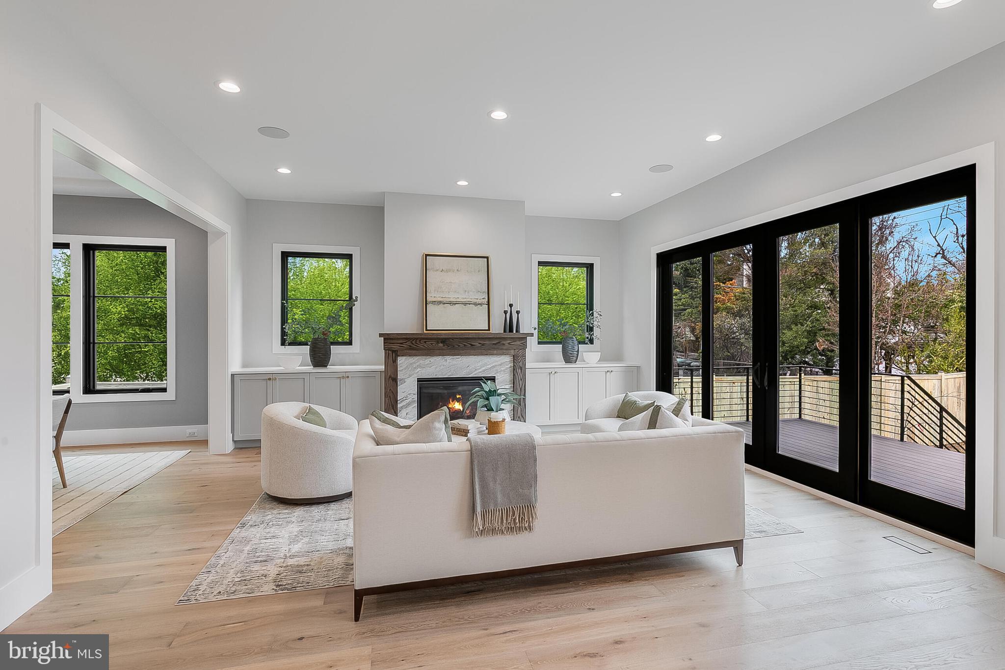 CLARENDON - Residential