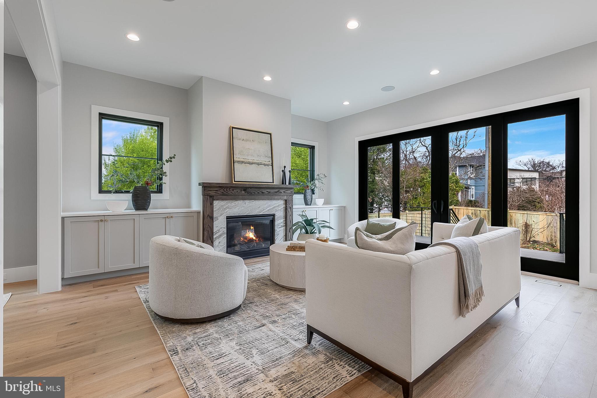 CLARENDON - Residential