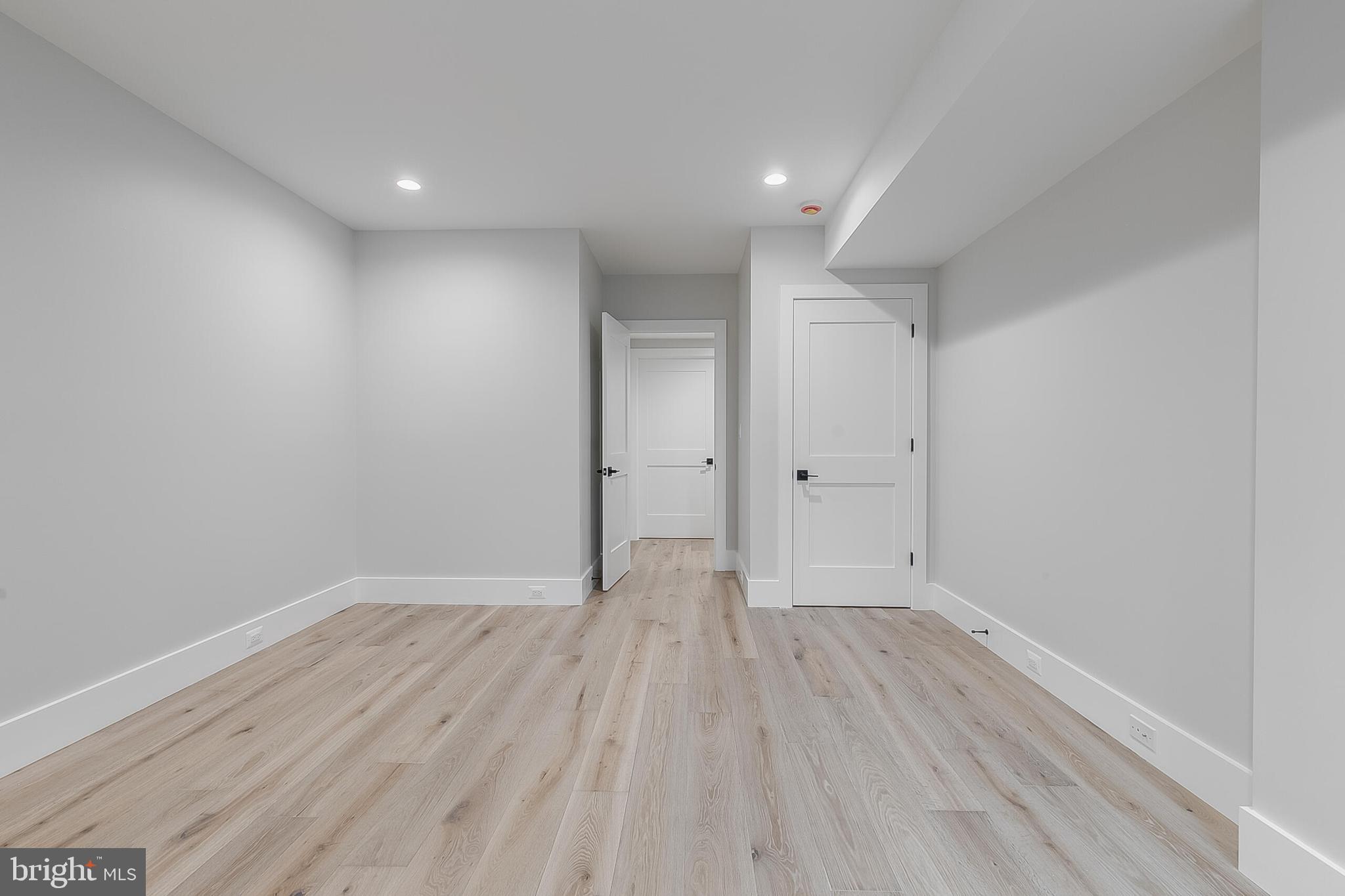 CLARENDON - Residential