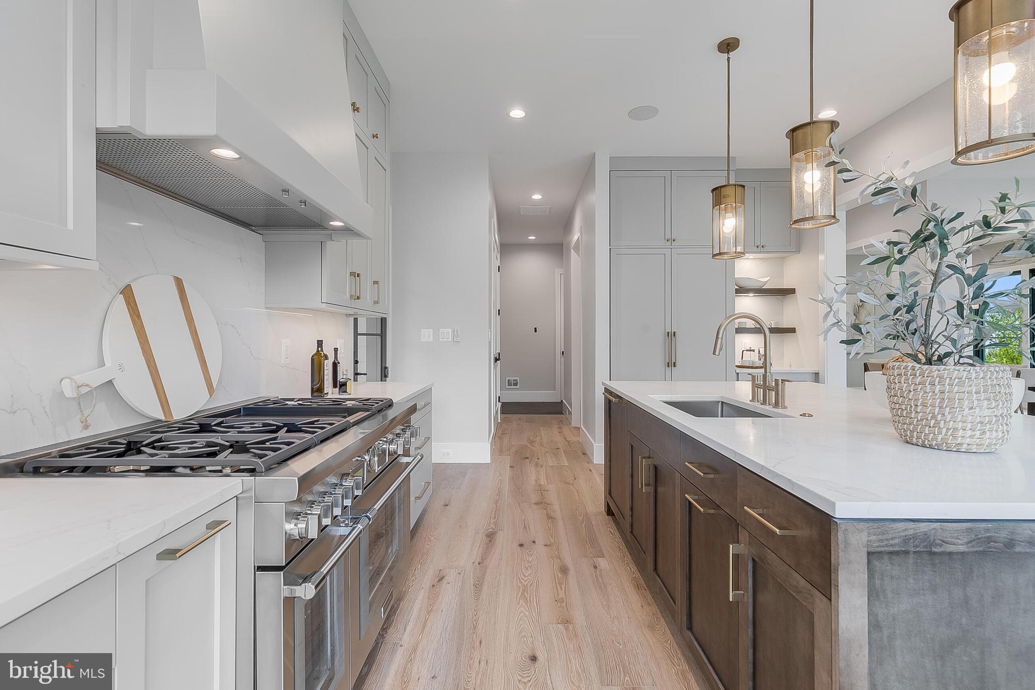 CLARENDON - Residential