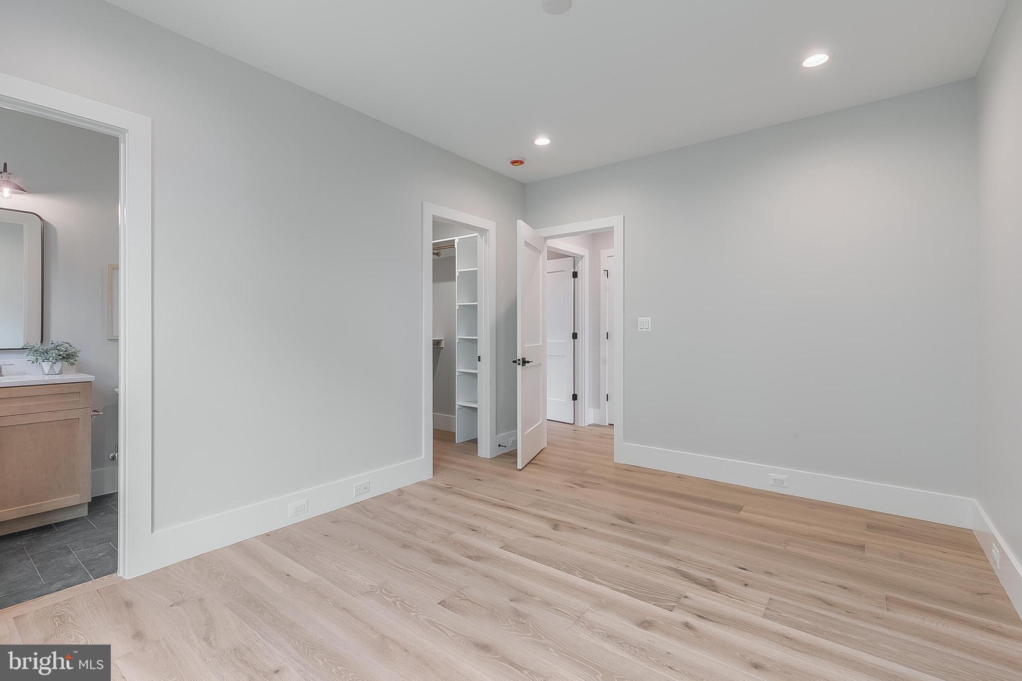 CLARENDON - Residential