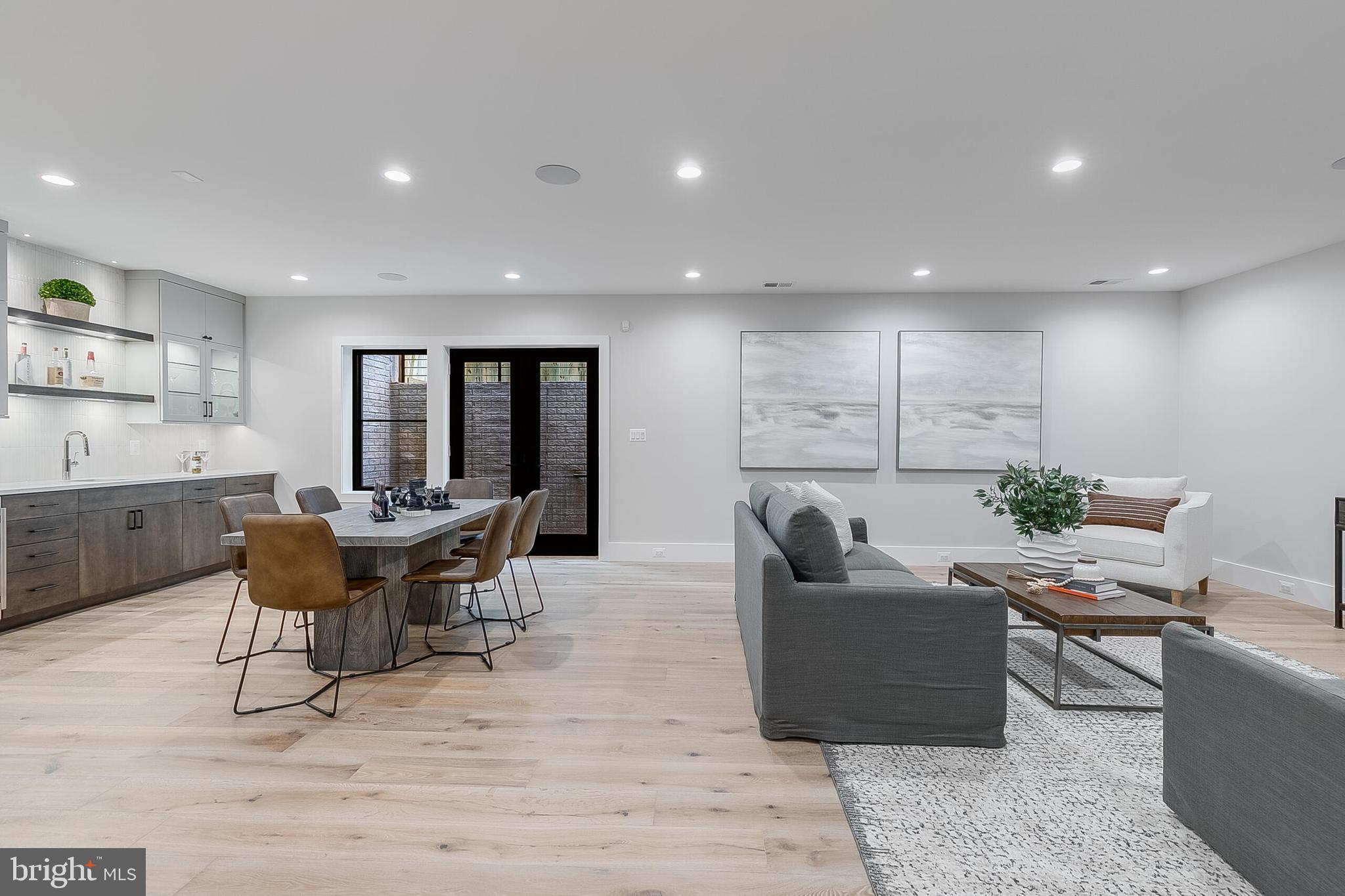 CLARENDON - Residential