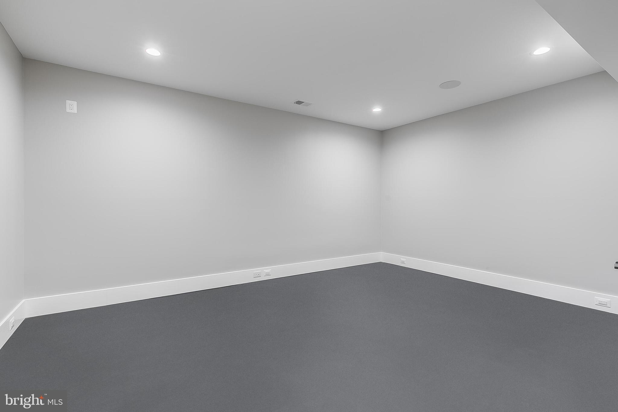 CLARENDON - Residential