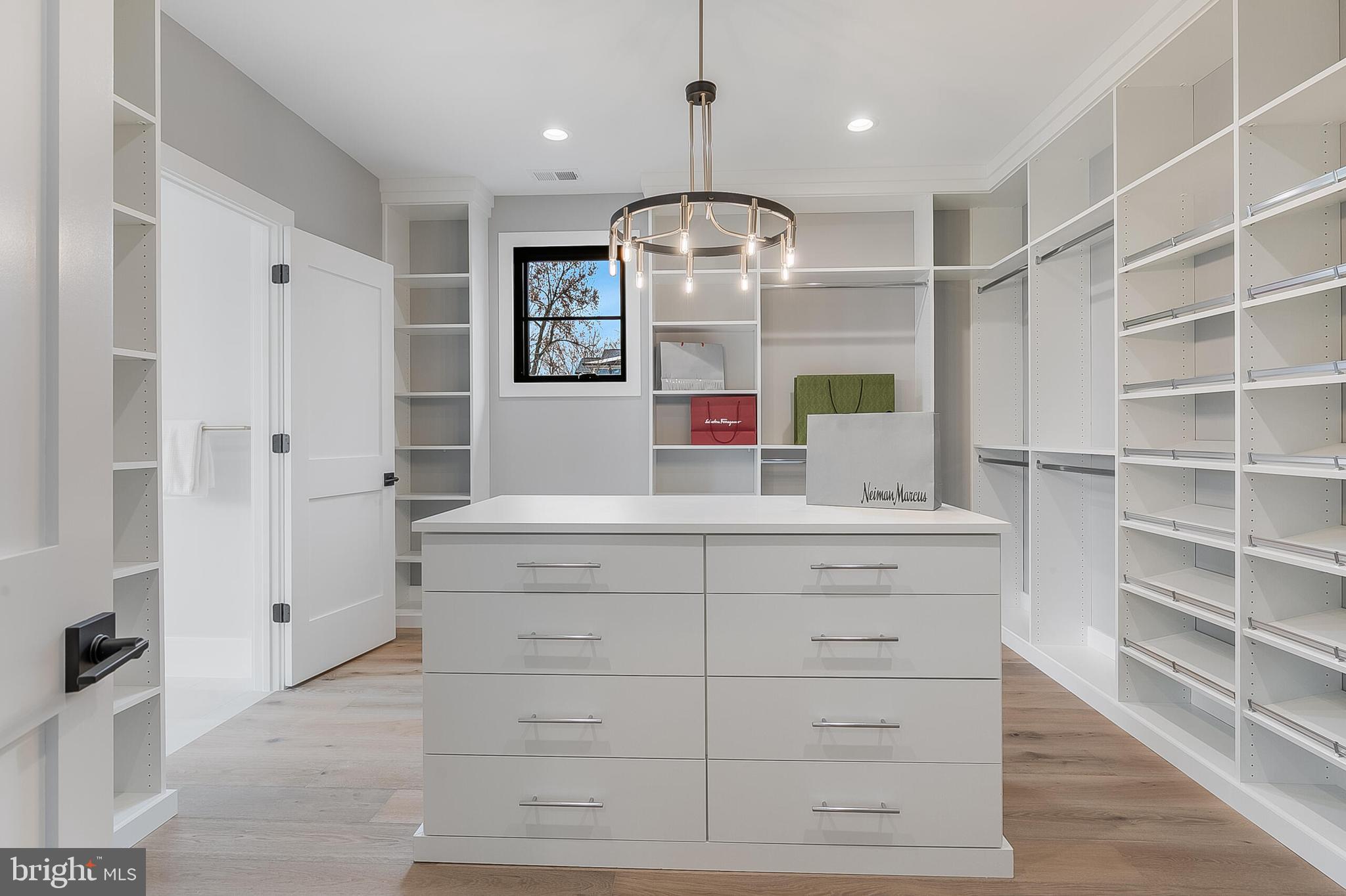 CLARENDON - Residential