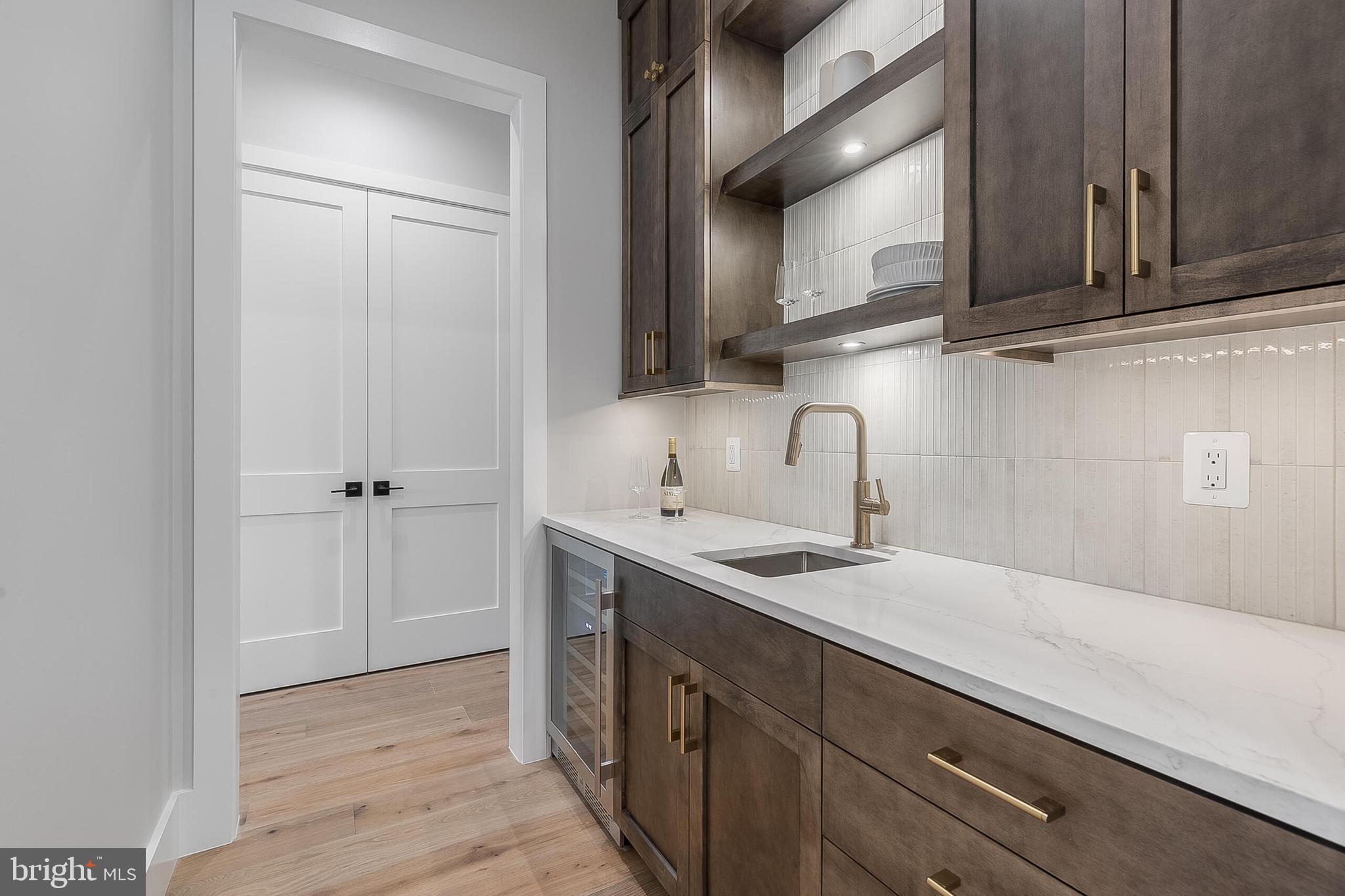 CLARENDON - Residential