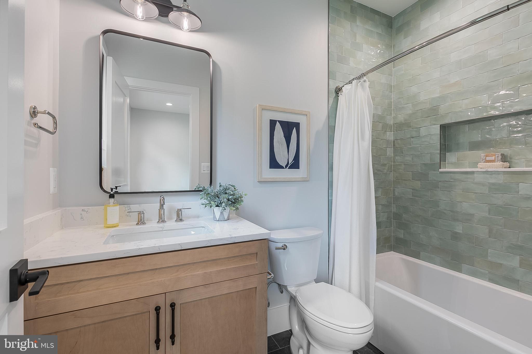 CLARENDON - Residential