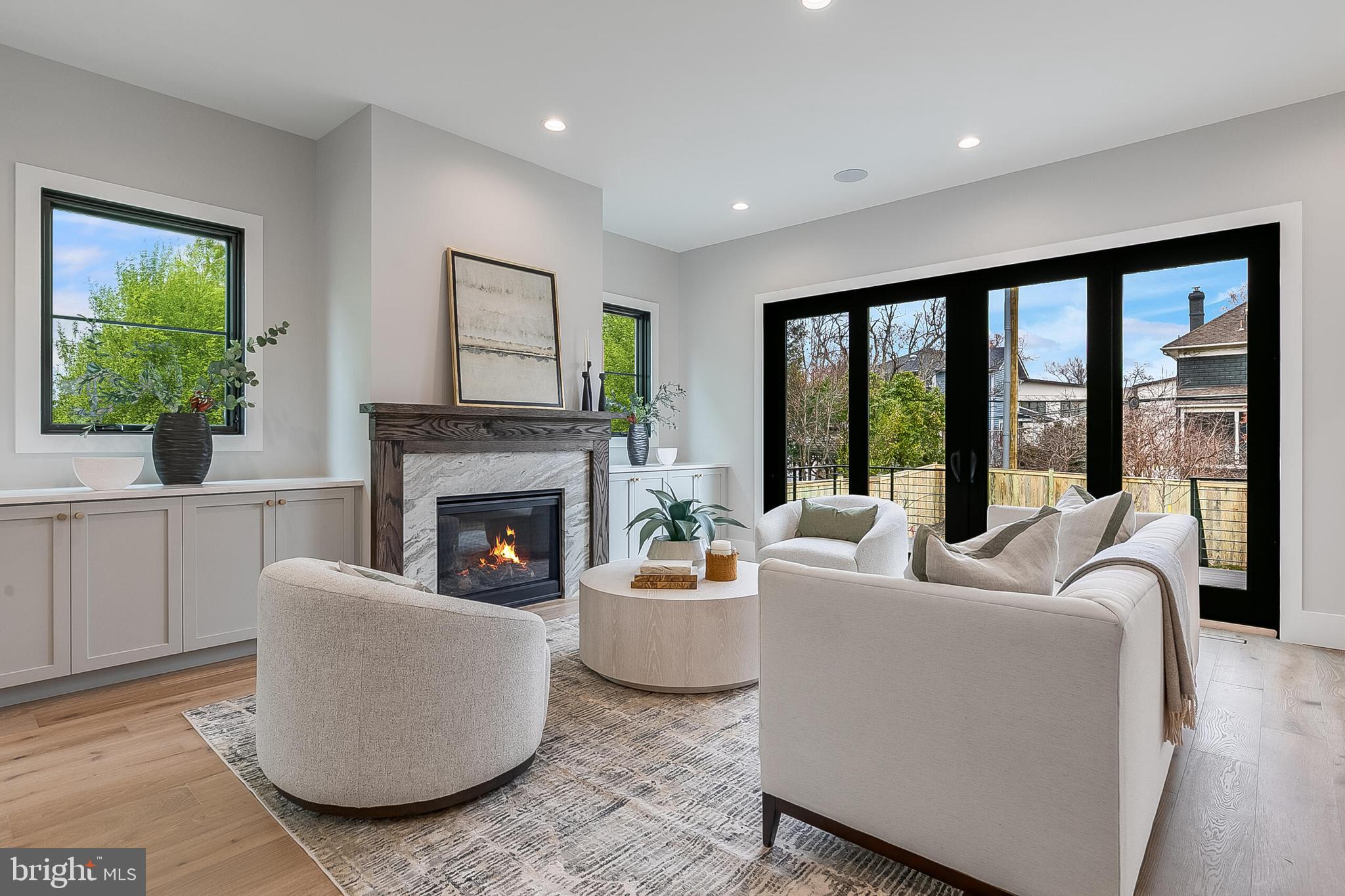 CLARENDON - Residential