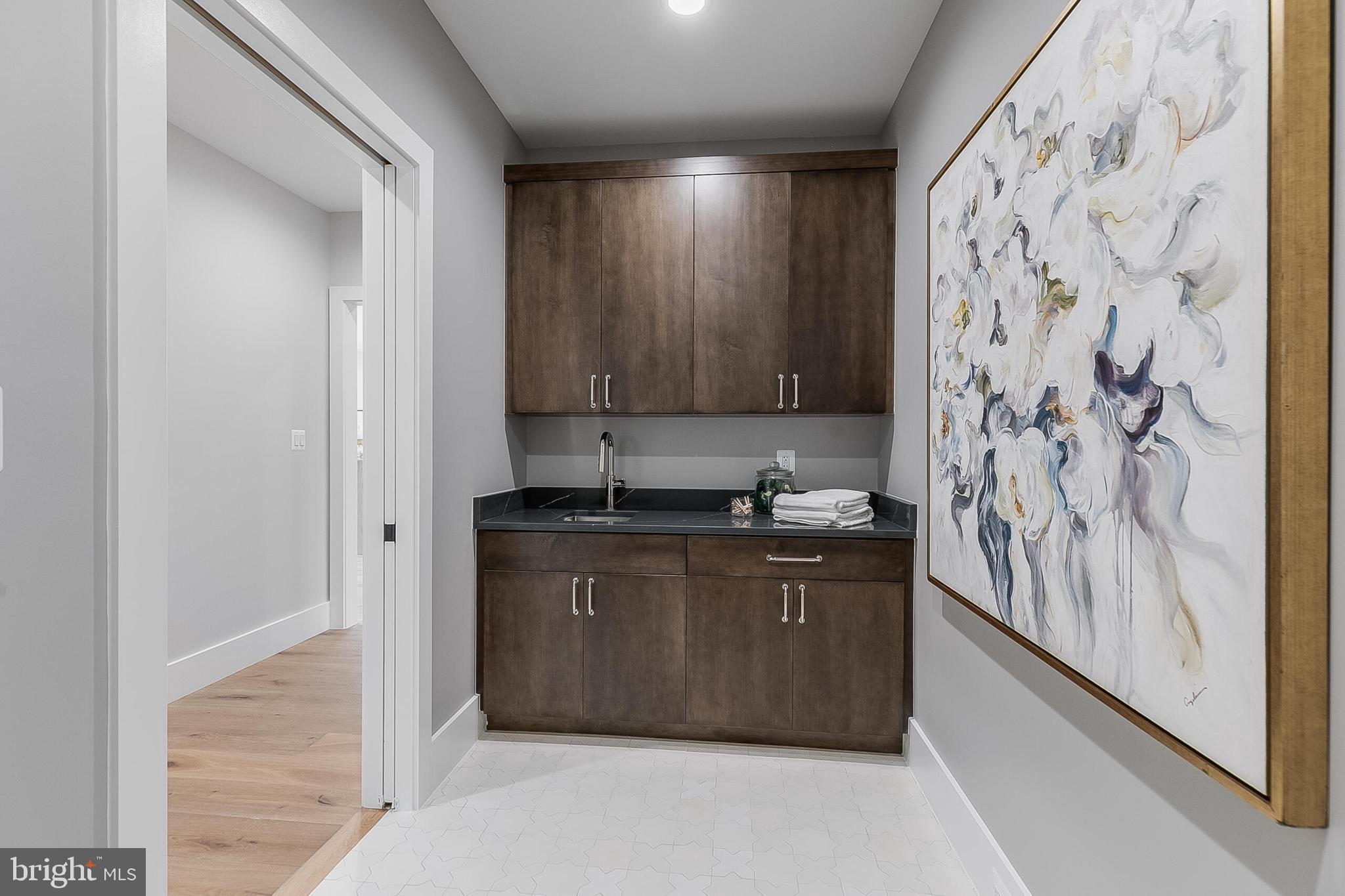 CLARENDON - Residential