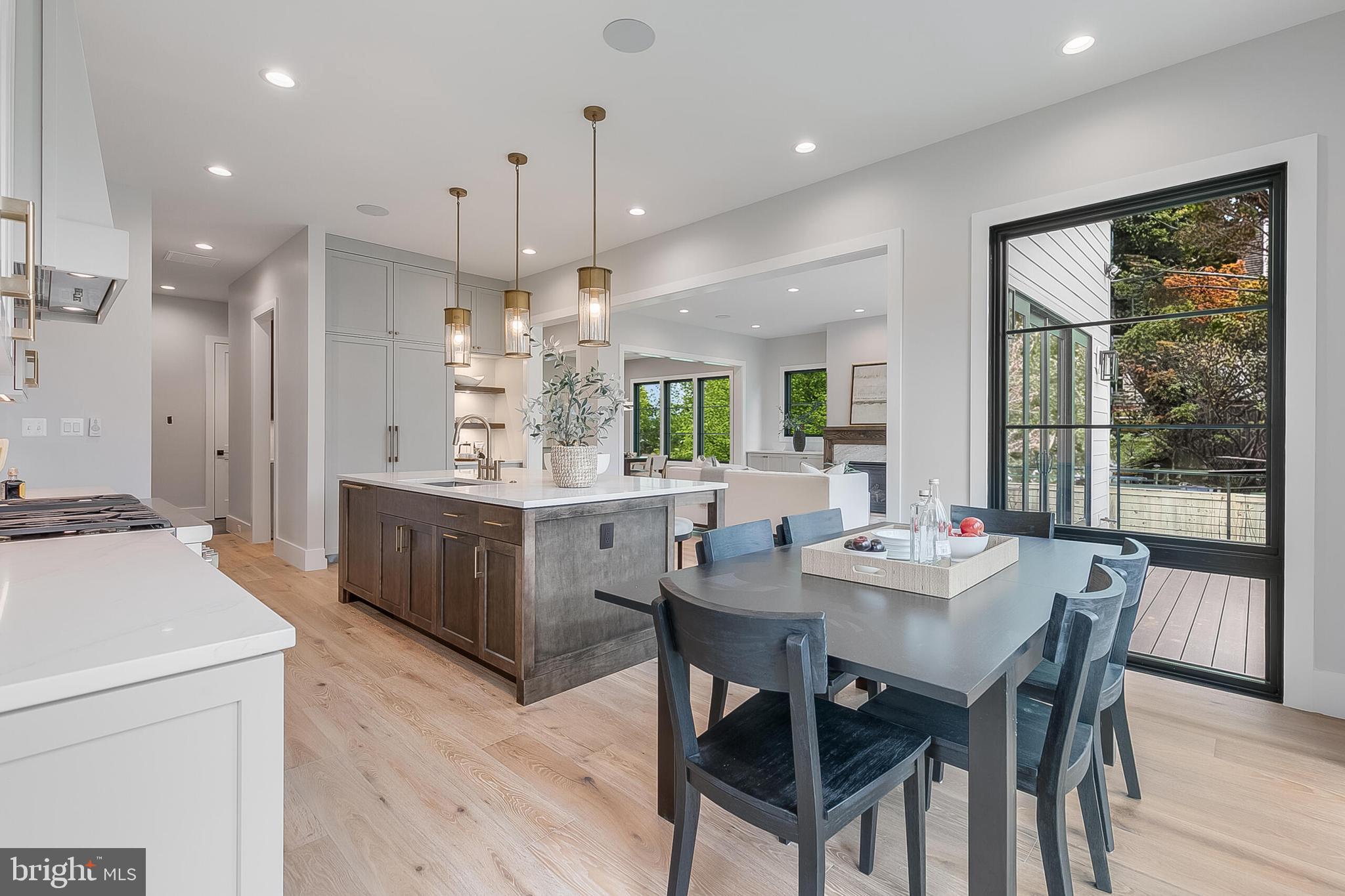 CLARENDON - Residential