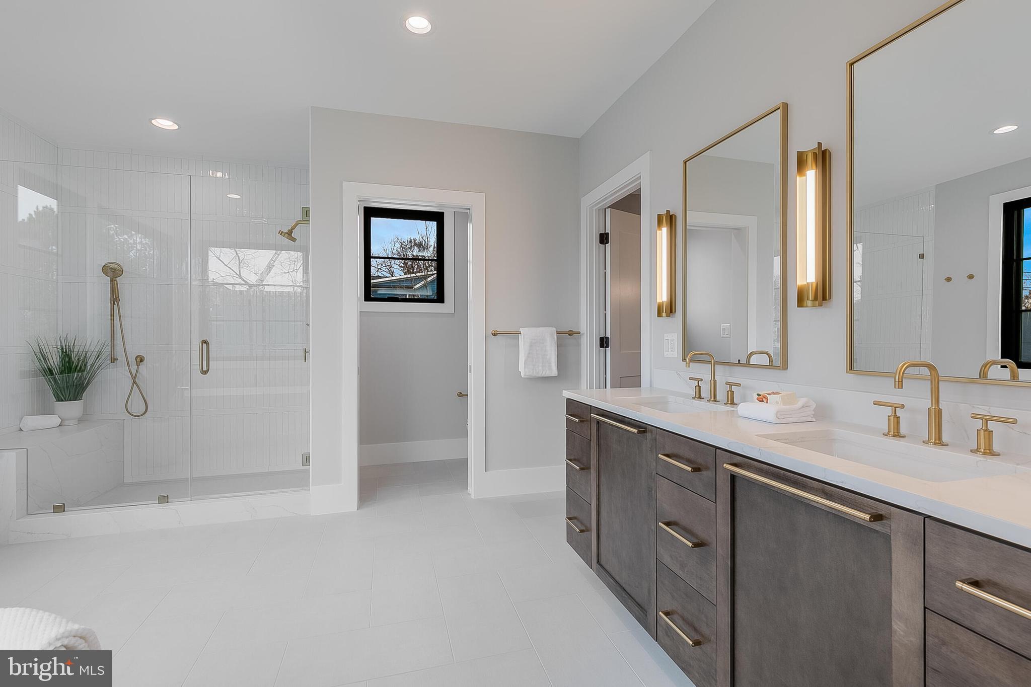 CLARENDON - Residential