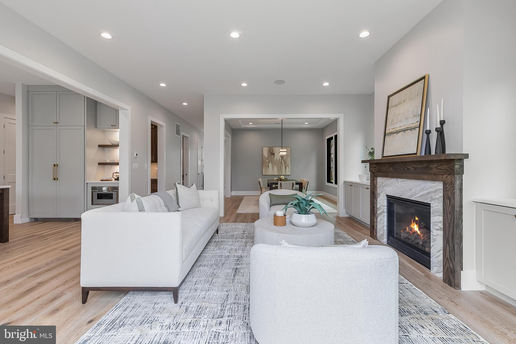 CLARENDON - Residential