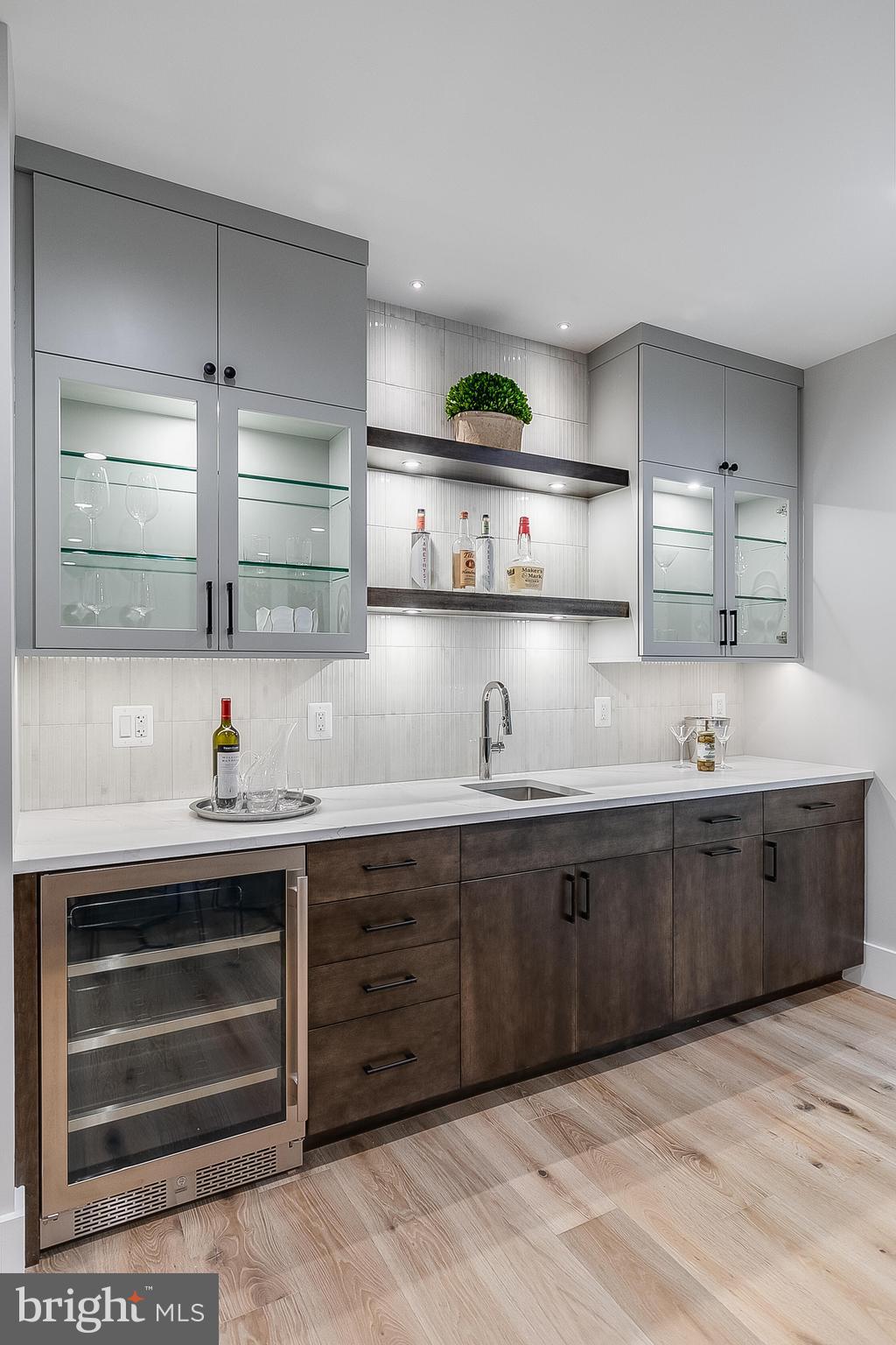 CLARENDON - Residential