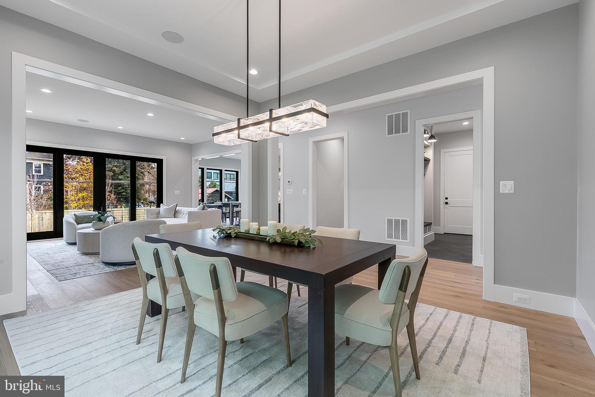 CLARENDON - Residential