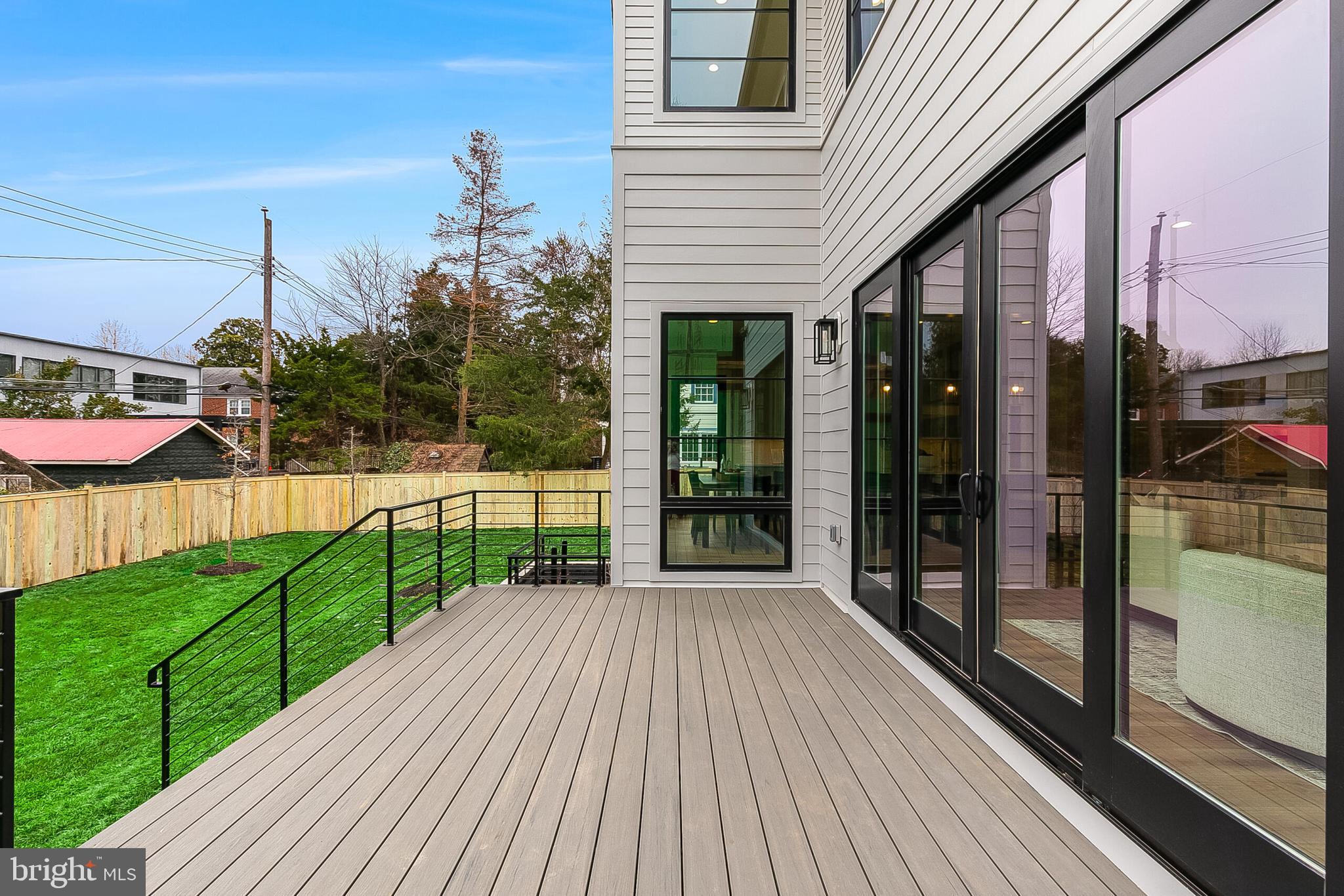 CLARENDON - Residential