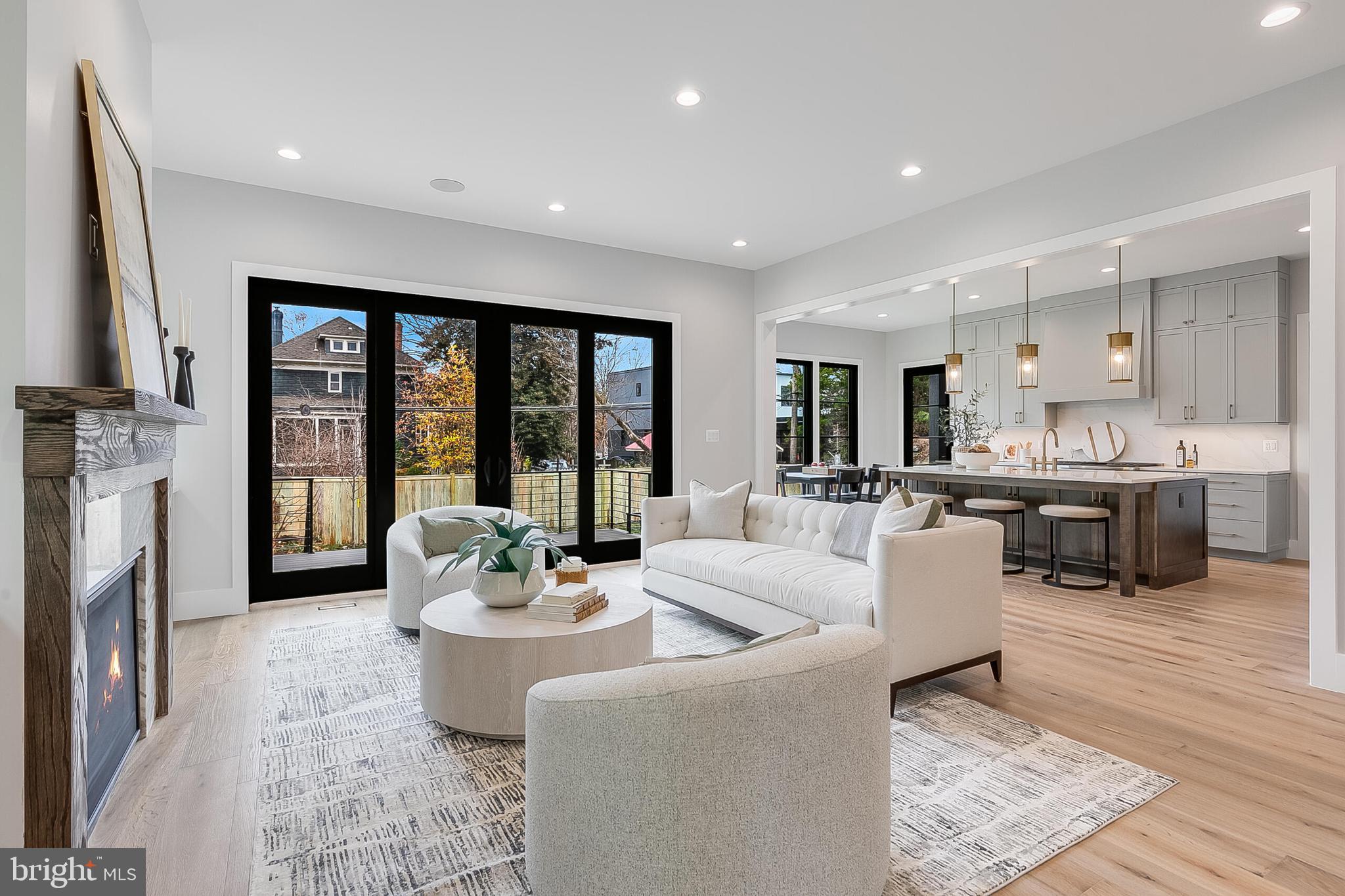 CLARENDON - Residential