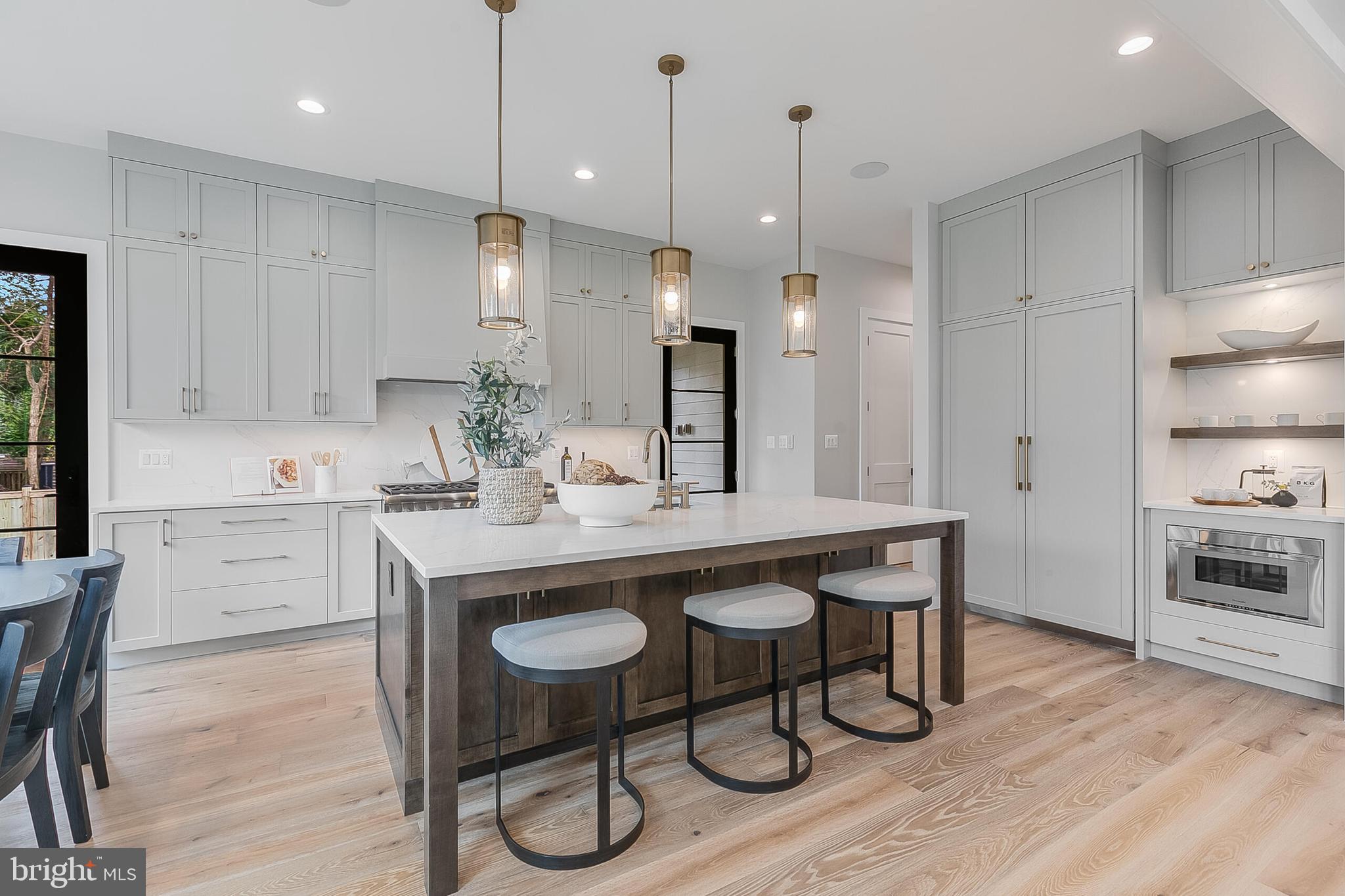 CLARENDON - Residential