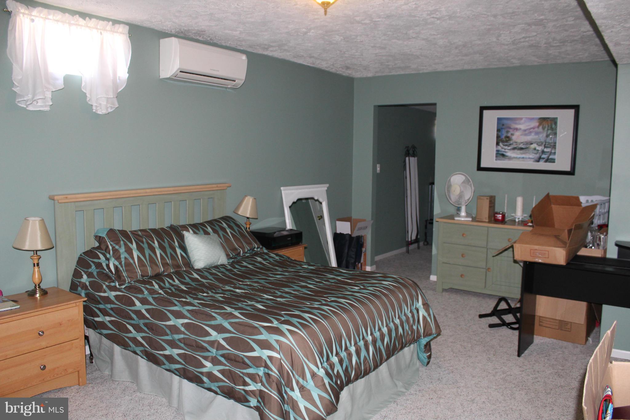 HAMPTON OAKS - Residential Lease