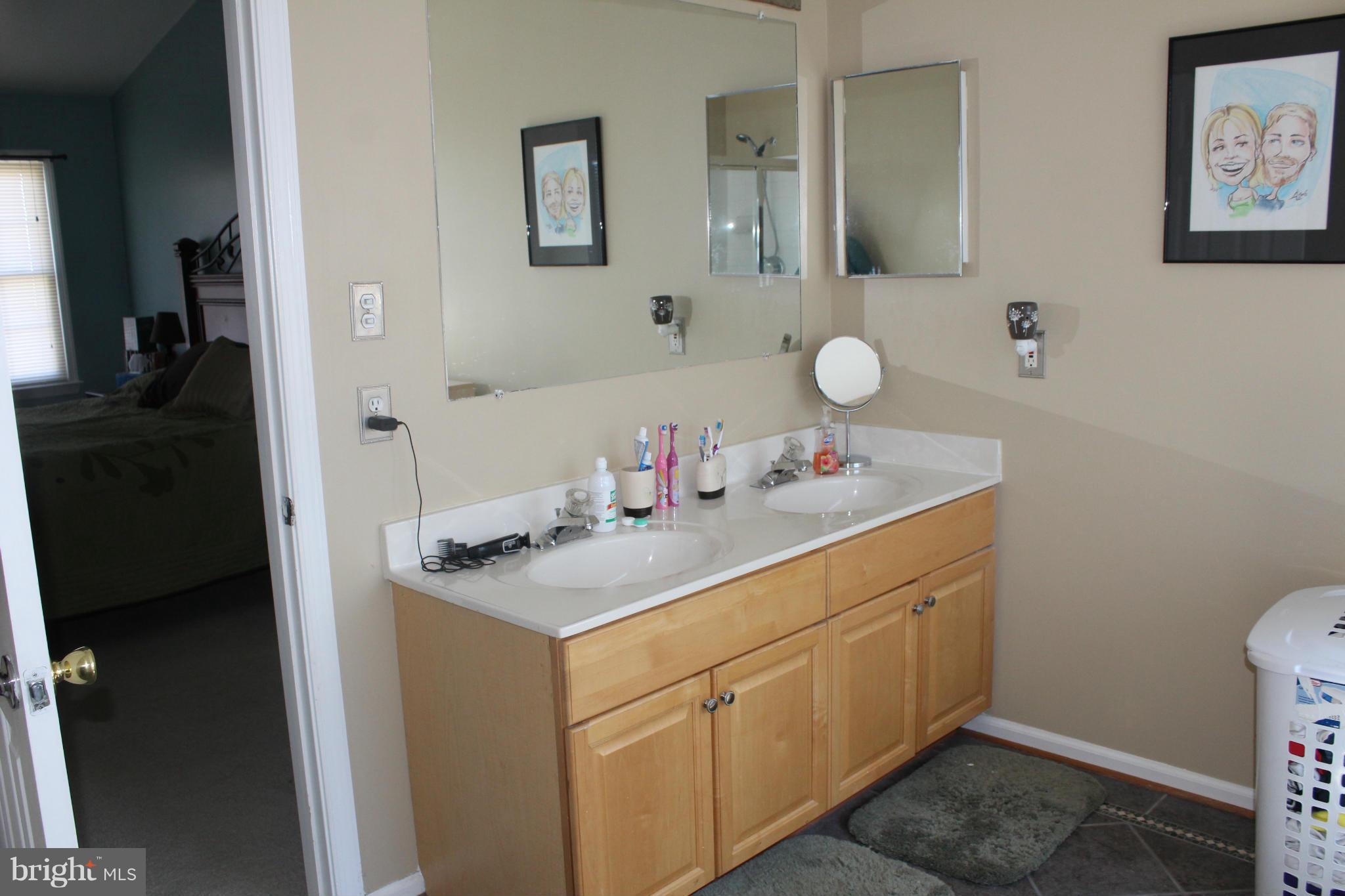 HAMPTON OAKS - Residential Lease