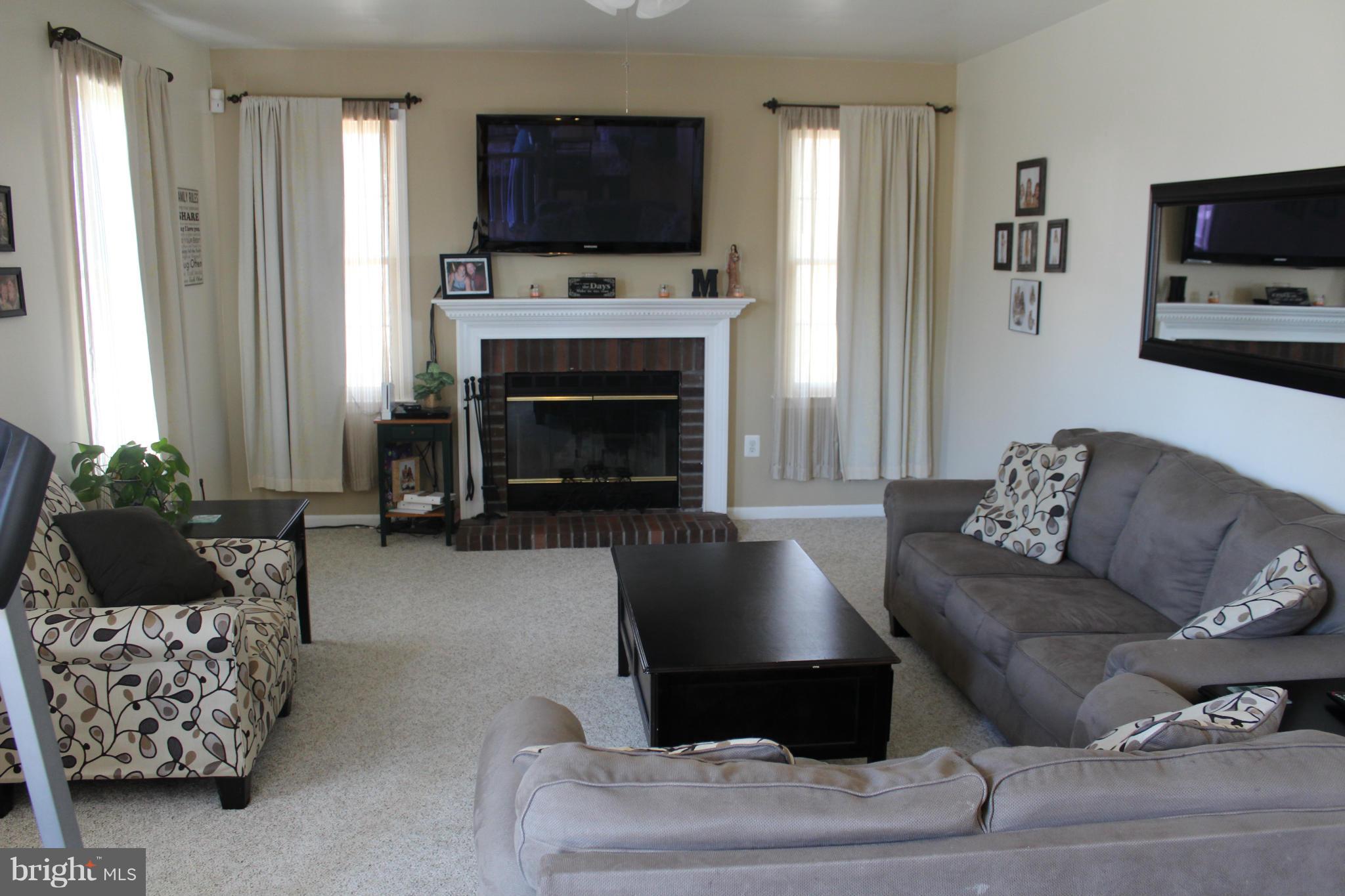 HAMPTON OAKS - Residential Lease