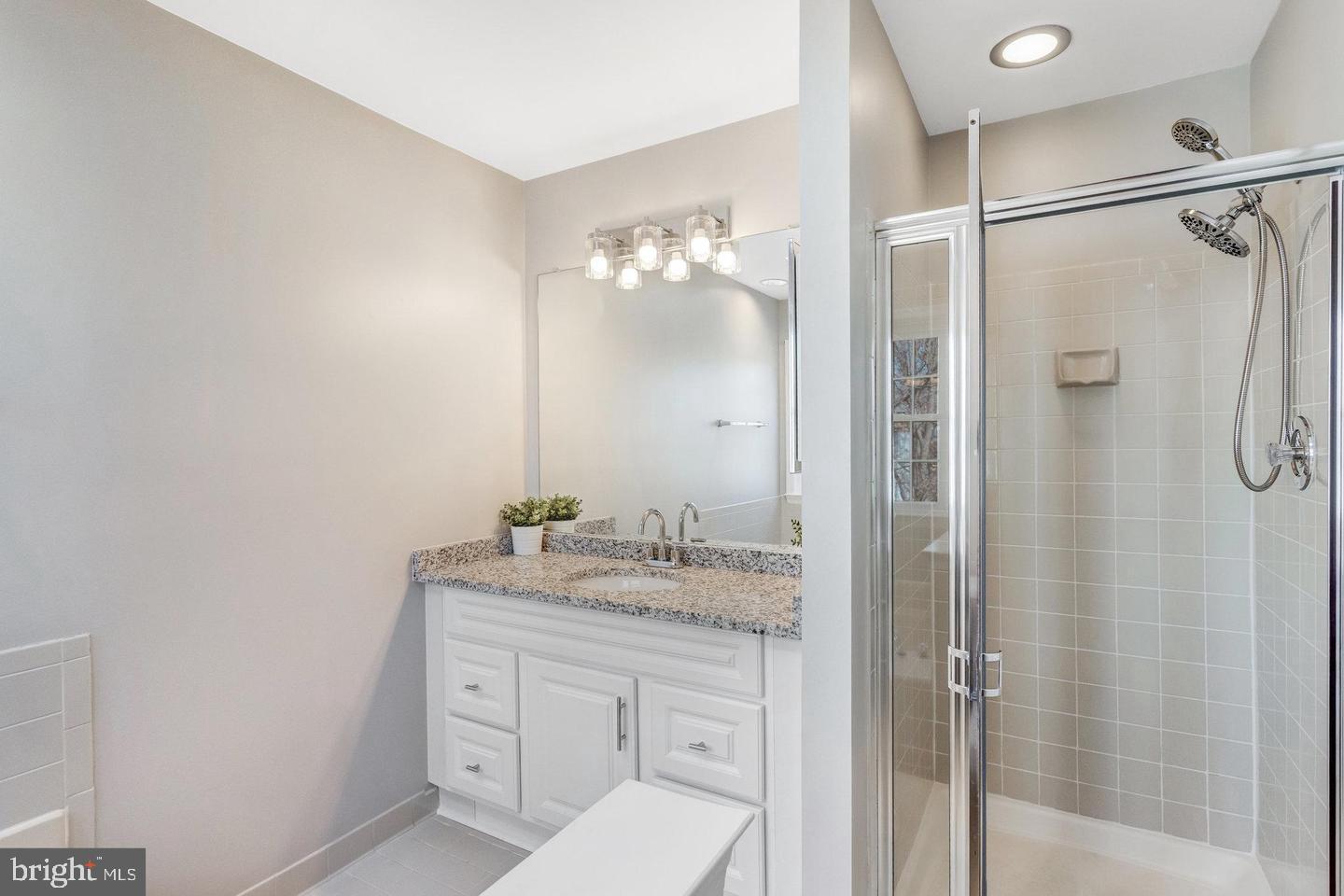 LAKE RIDGE - Residential Lease