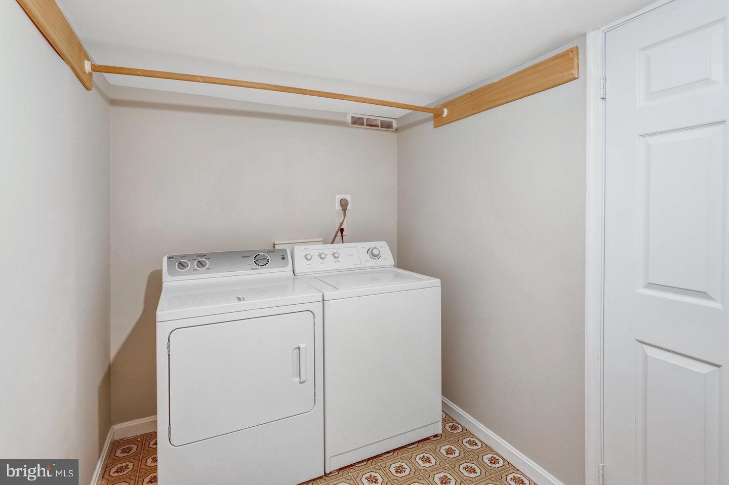 LAKE RIDGE - Residential Lease