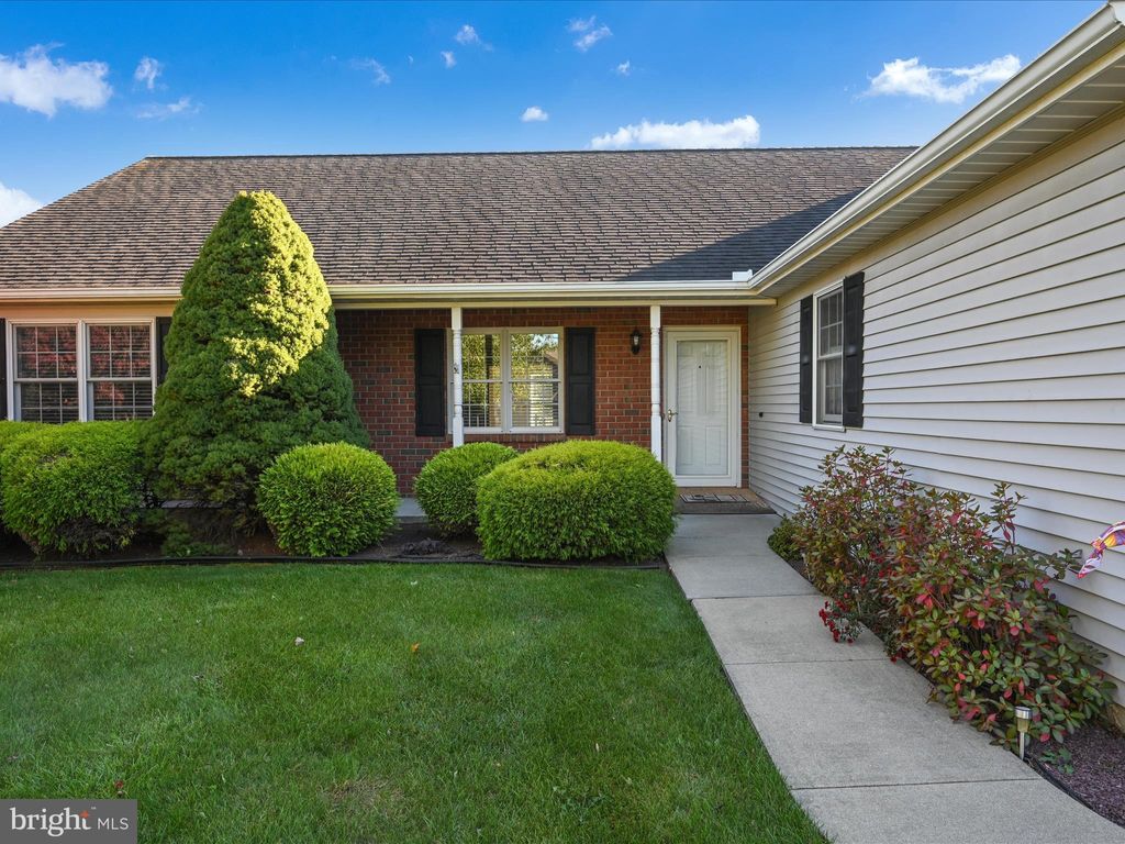 Photo of 16 Rosemont Drive, MYERSTOWN, PA 17067 (MLS # PALN2023078)