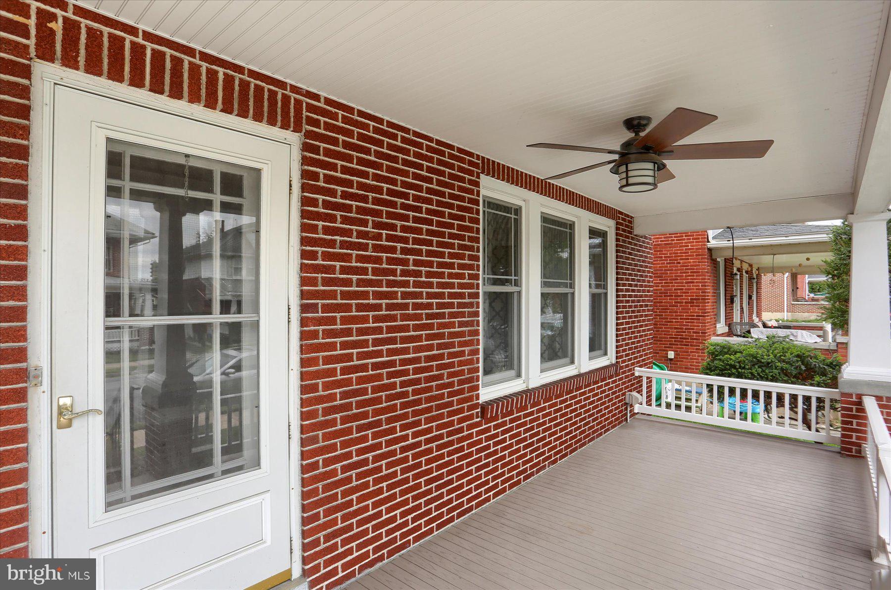 146 W GRANADA AVENUE
