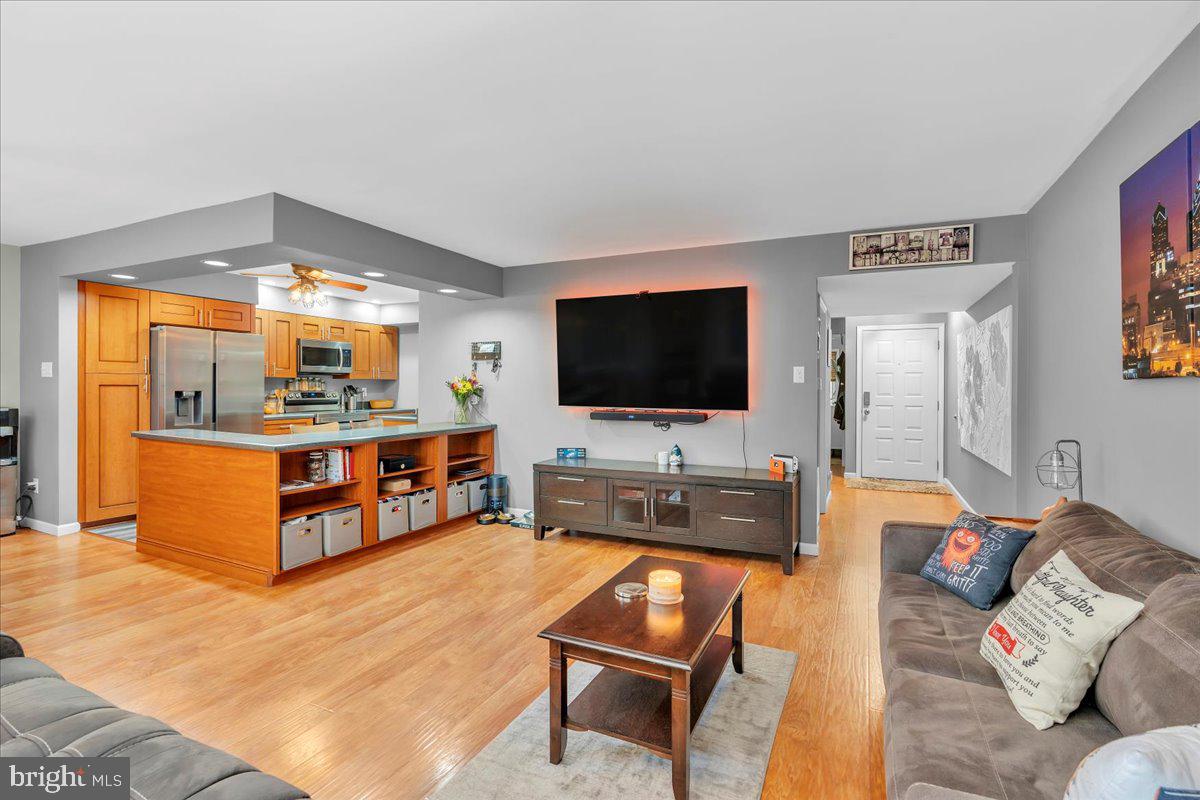 115 E KINGS HIGHWAY 442