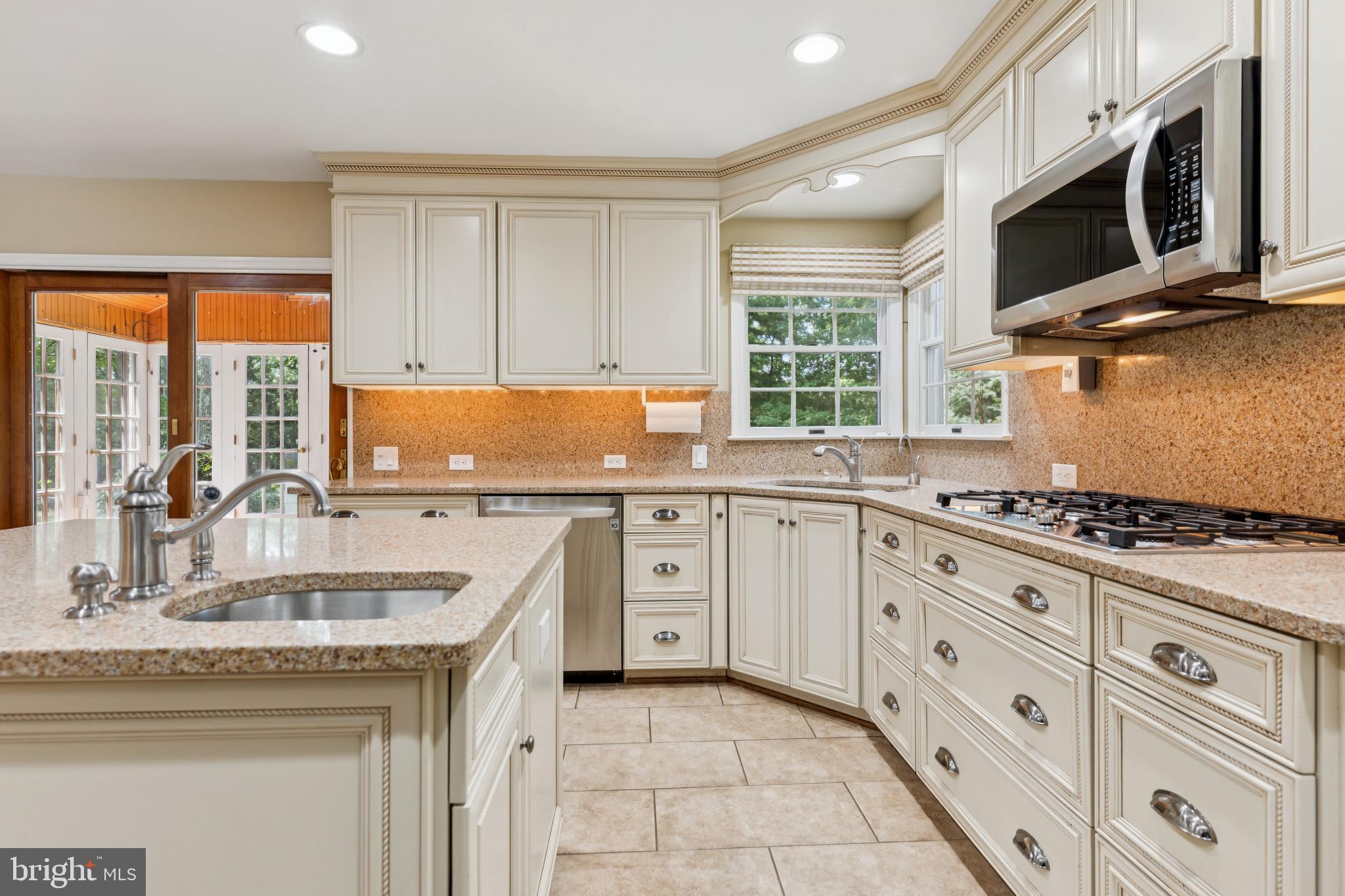 ELMHURST RIDGE - Residential