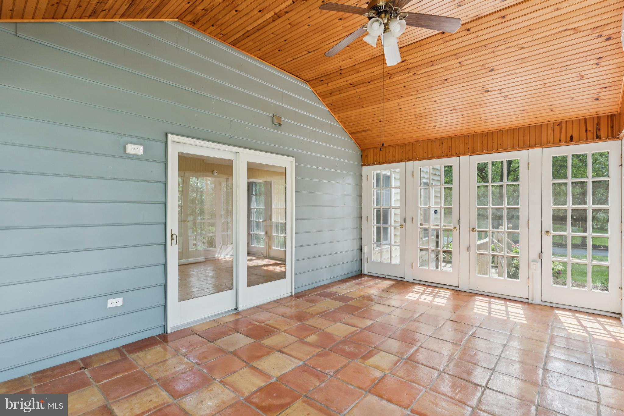 ELMHURST RIDGE - Residential