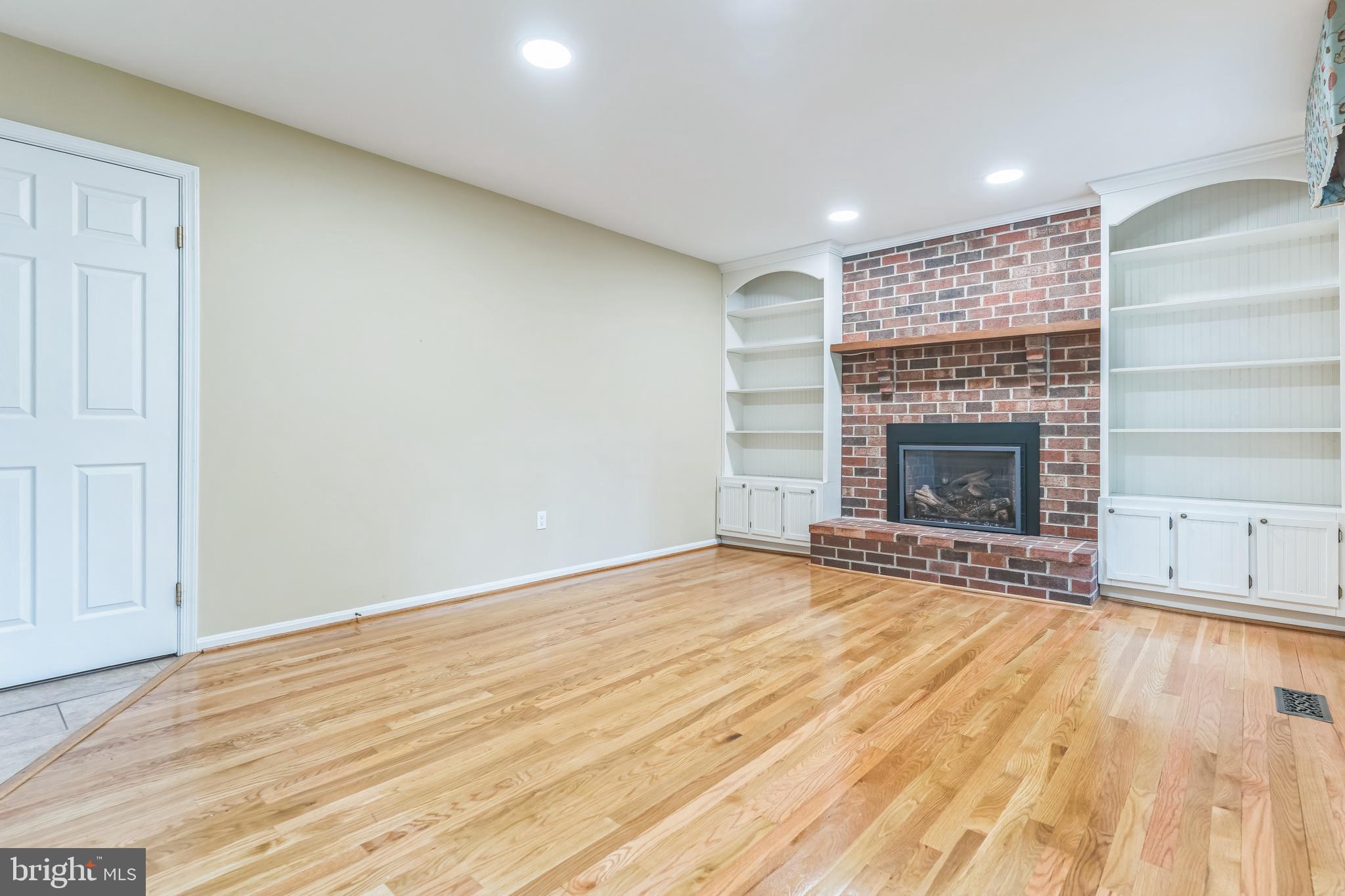 ELMHURST RIDGE - Residential