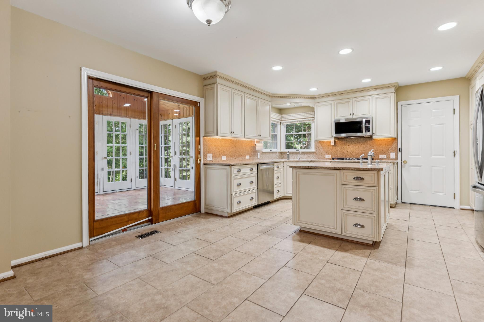 ELMHURST RIDGE - Residential