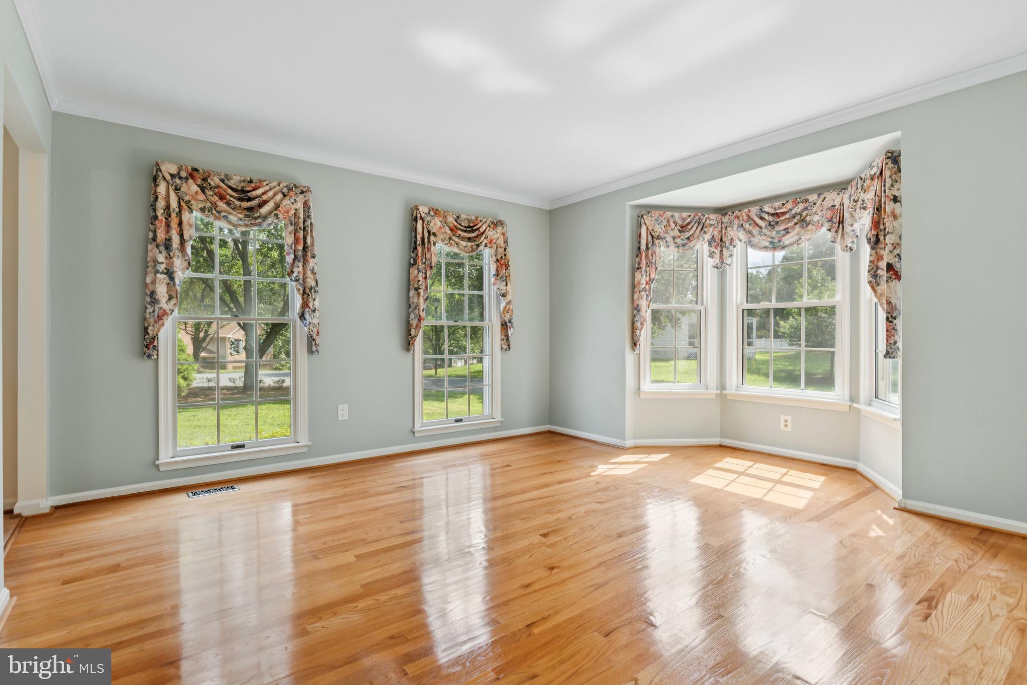 ELMHURST RIDGE - Residential