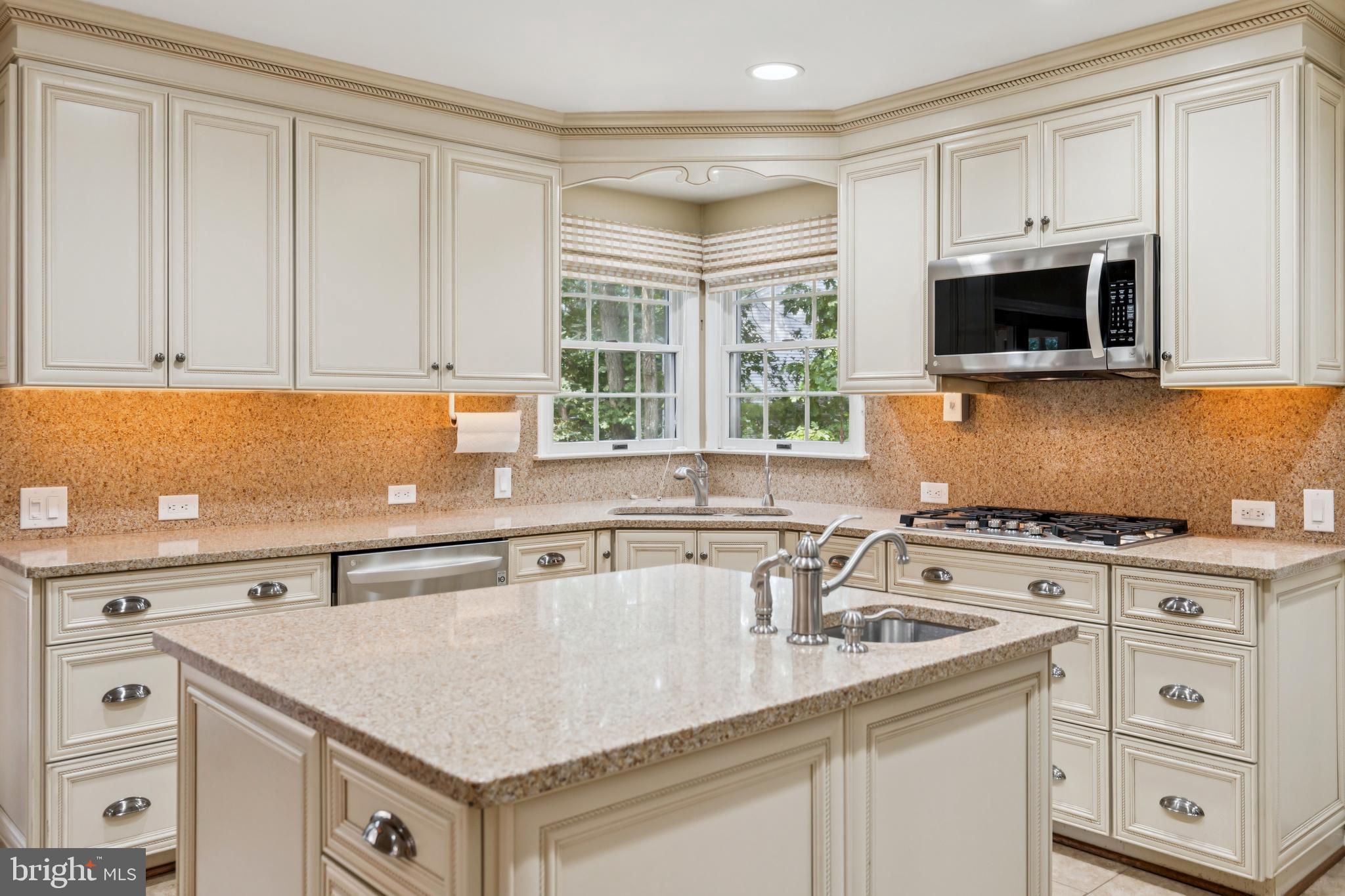 ELMHURST RIDGE - Residential