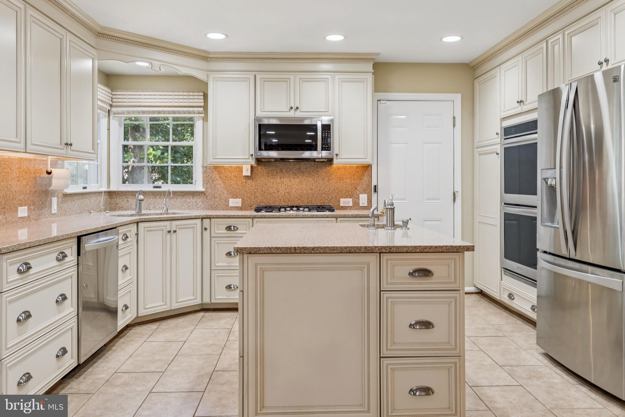 ELMHURST RIDGE - Residential