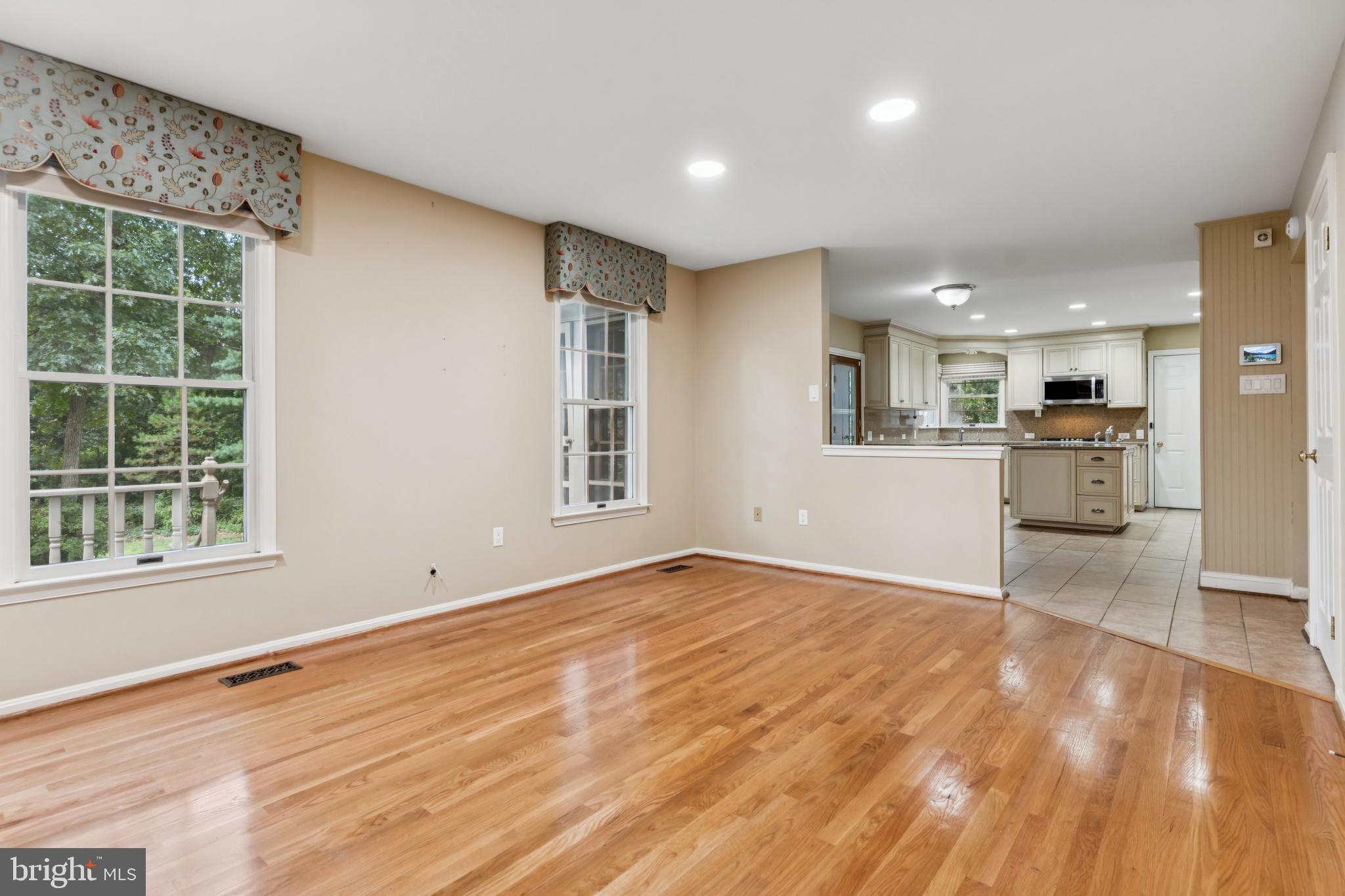 ELMHURST RIDGE - Residential