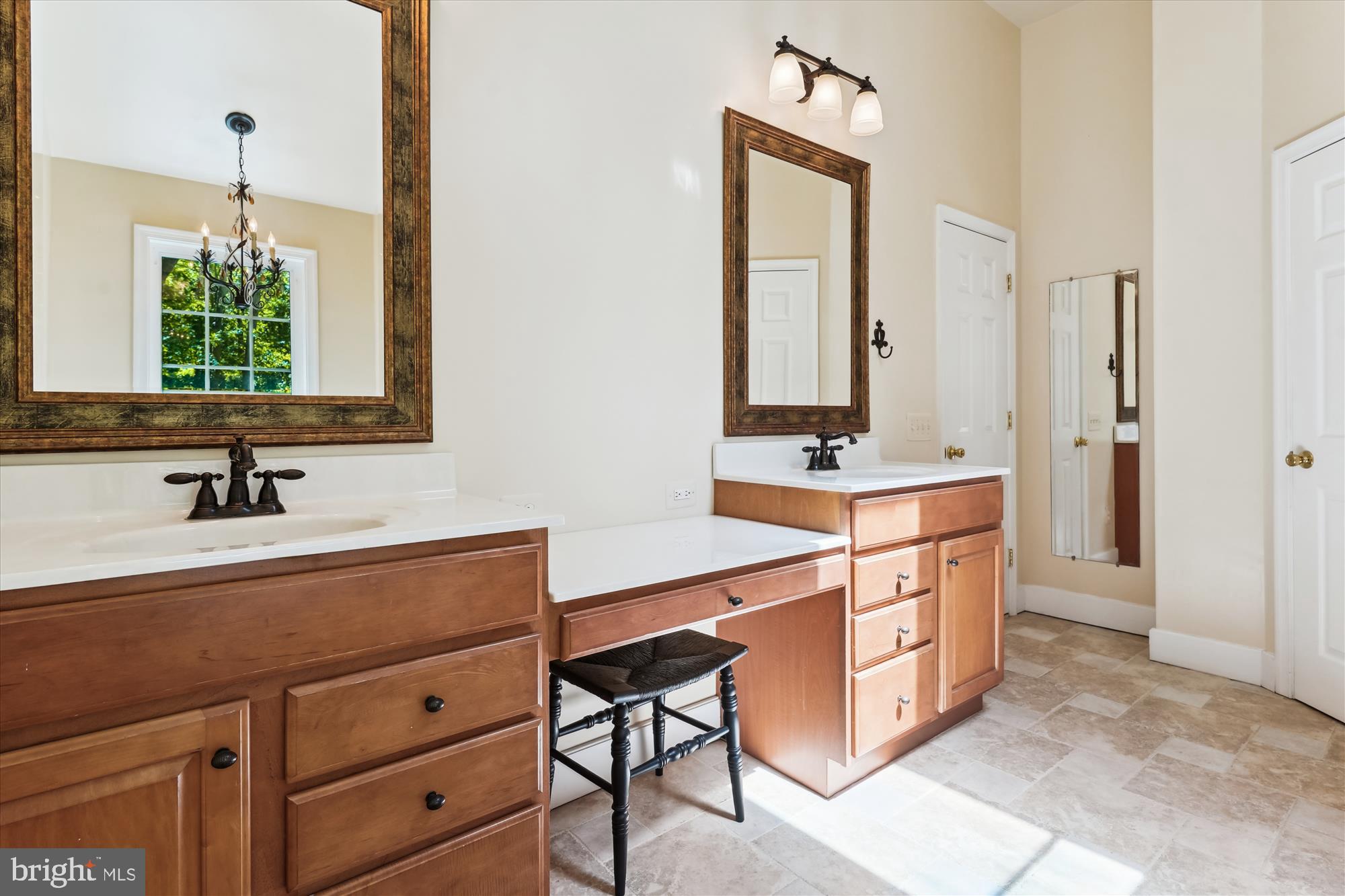 FOREST HILLS - Residential