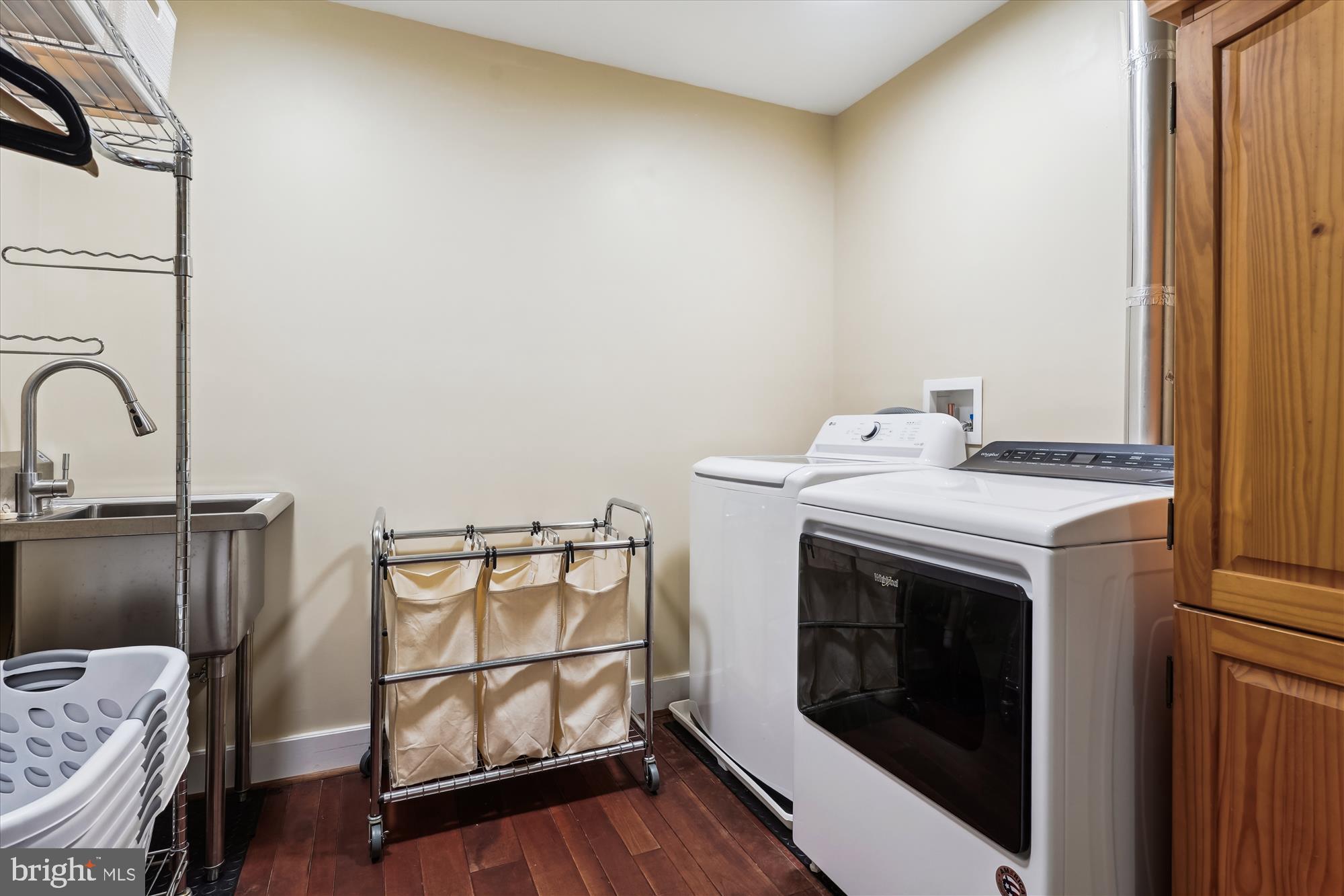 FOREST HILLS - Residential