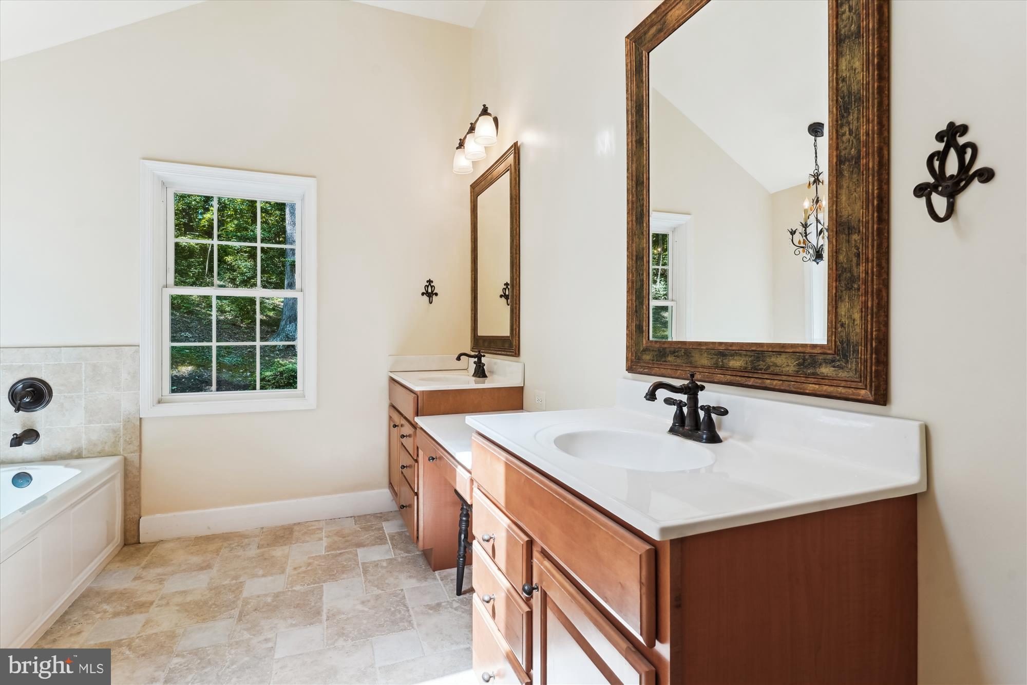 FOREST HILLS - Residential