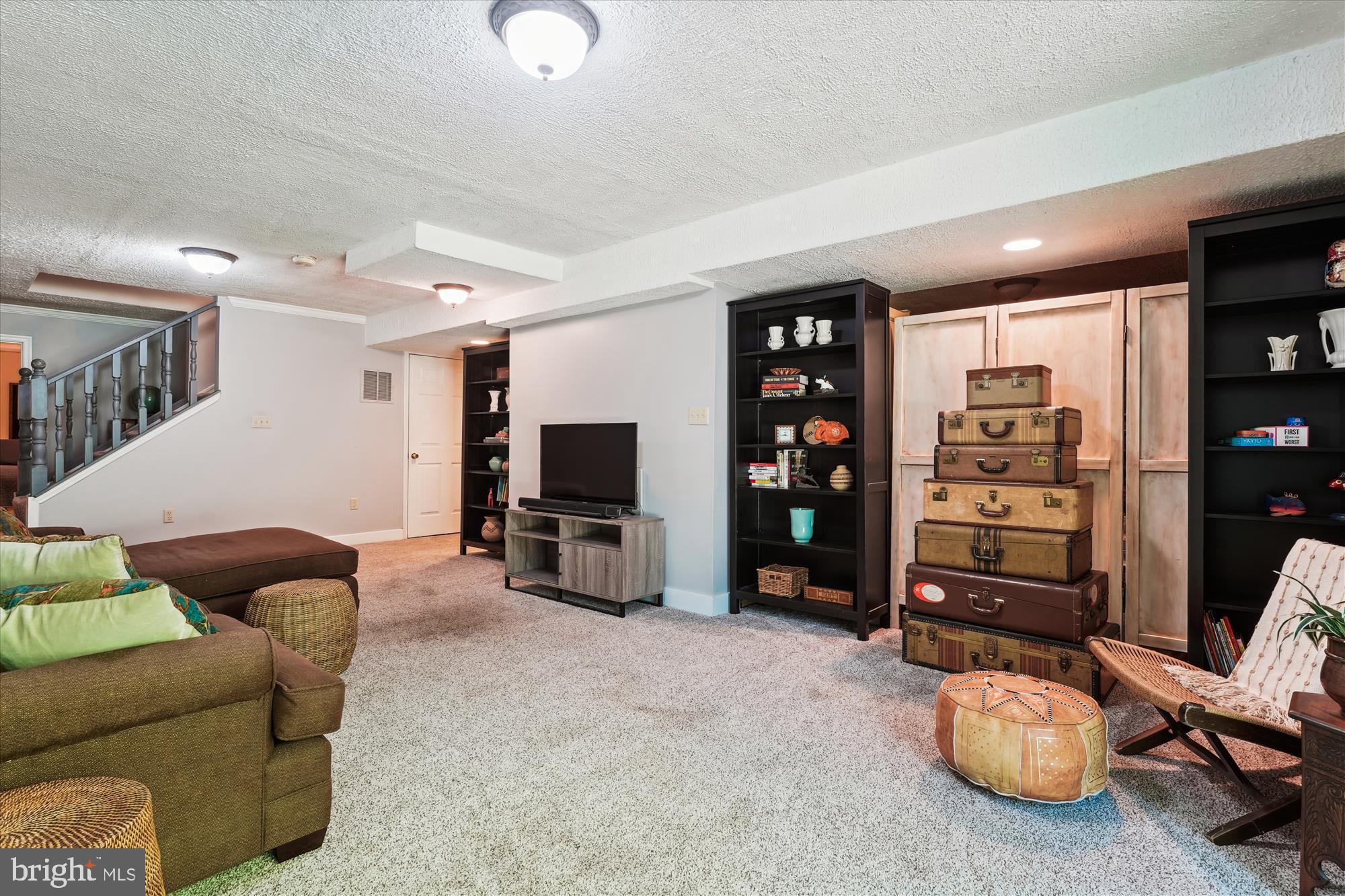 FOREST HILLS - Residential