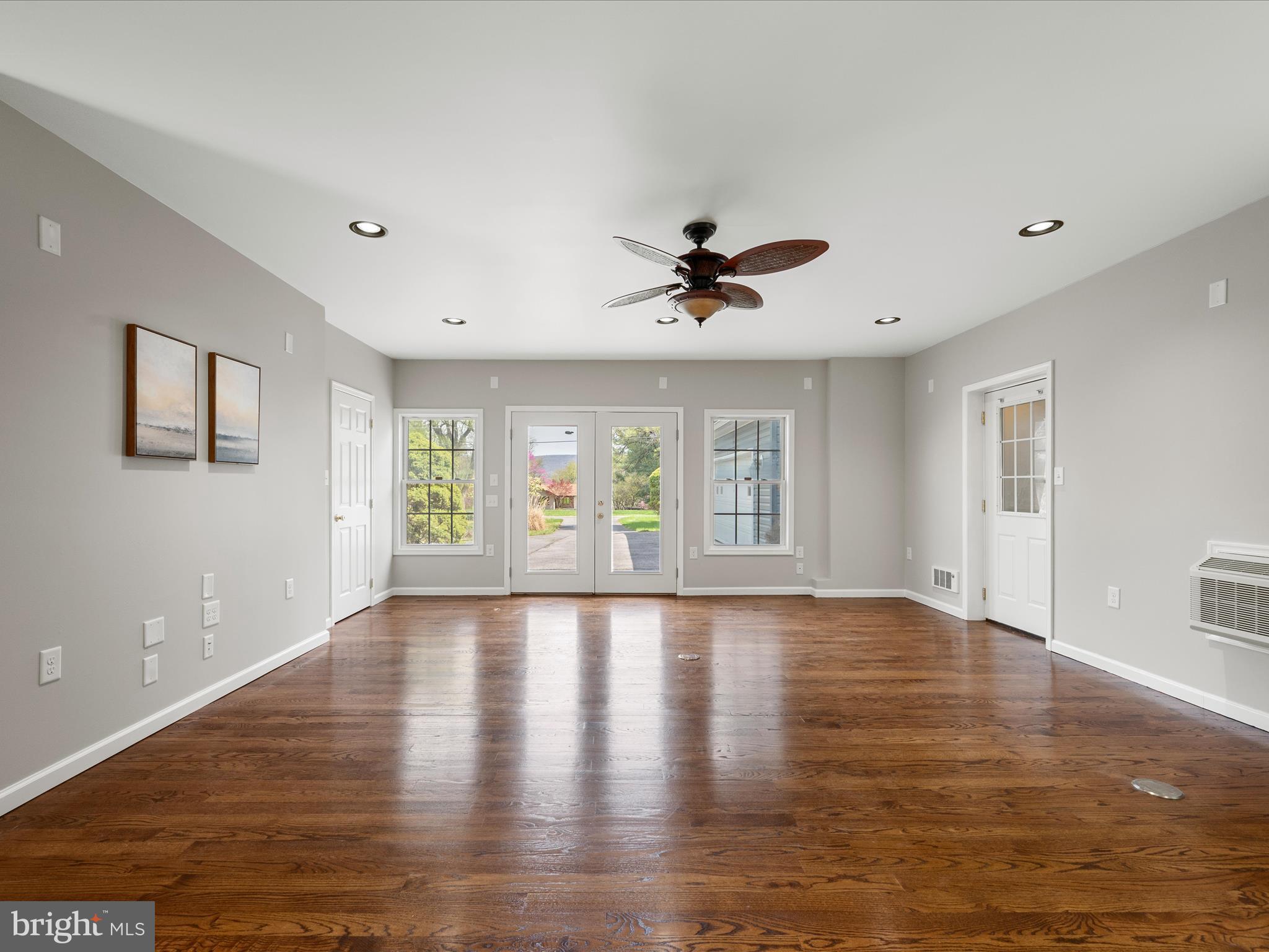 HERMITAGE RIDGE - Residential