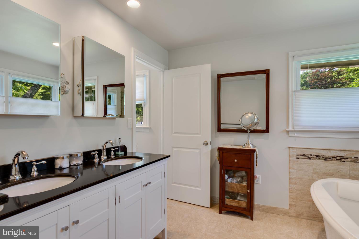 ANNAPOLIS ROADS - Residential