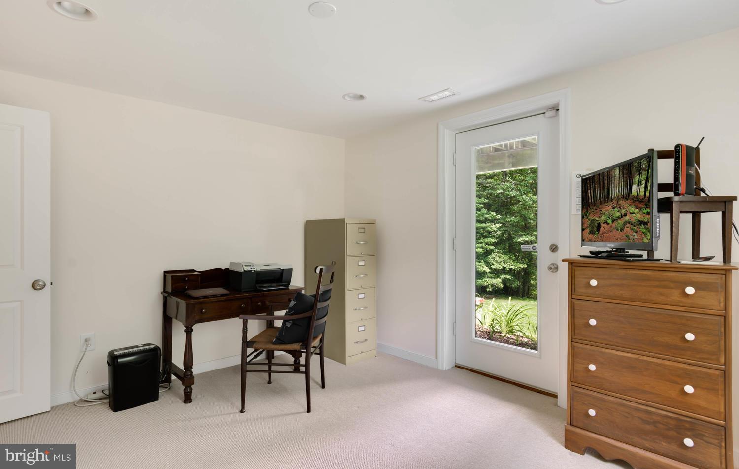 ANNAPOLIS ROADS - Residential