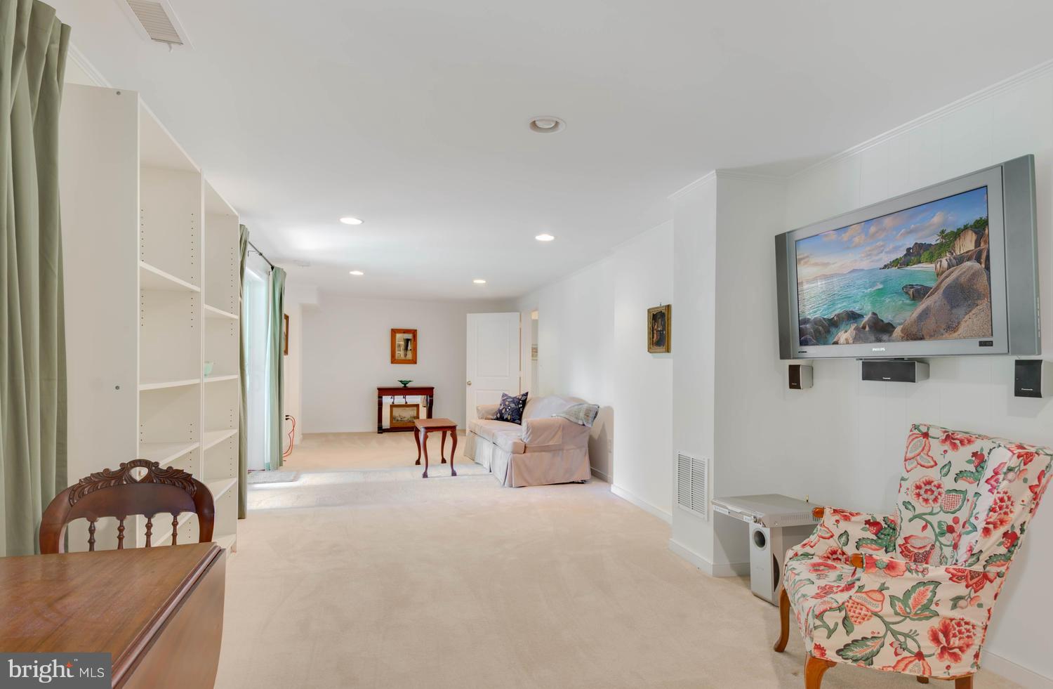 ANNAPOLIS ROADS - Residential