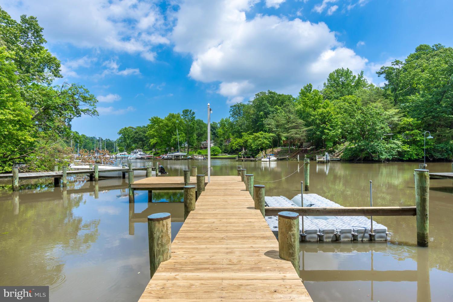ANNAPOLIS ROADS - Residential