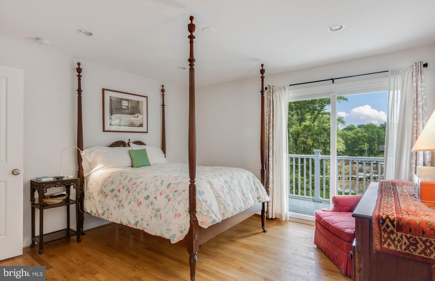 ANNAPOLIS ROADS - Residential