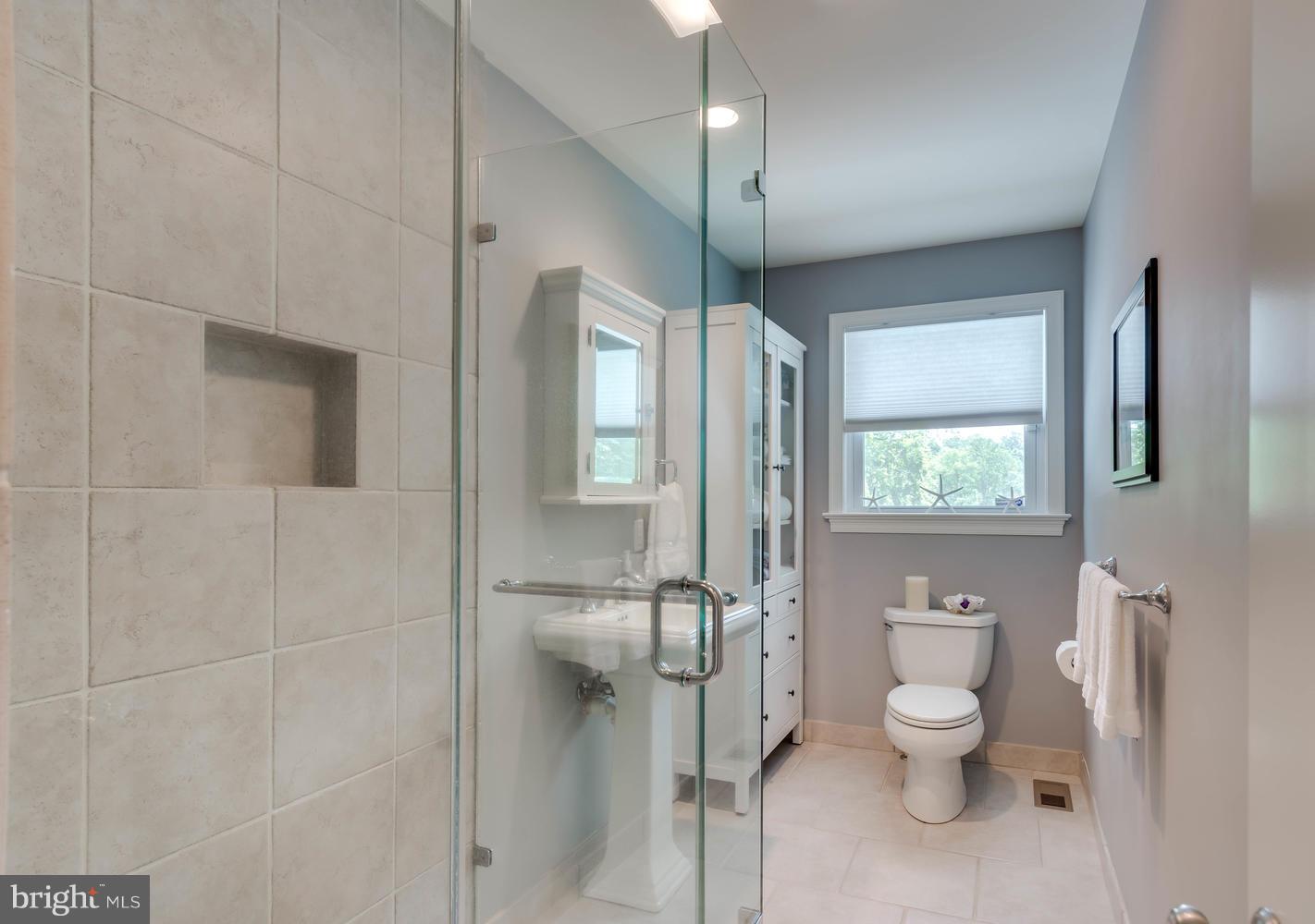 ANNAPOLIS ROADS - Residential