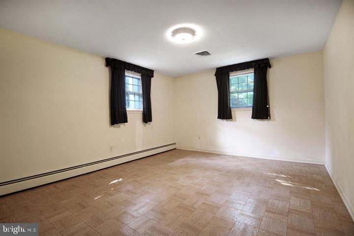 VALE SPRING WOODS - Residential